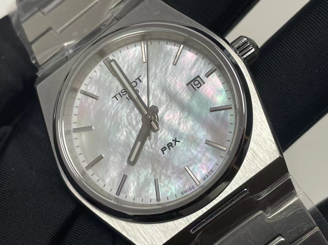 Tissot Classic Series Women’s Watch with Steel Stone Core – T137.210.11.111.00 - 图片 5
