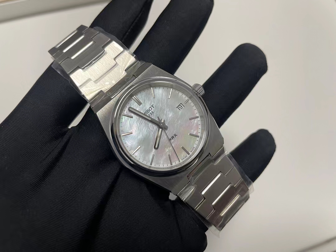 Tissot Classic Series Women’s Watch with Steel Stone Core – T137.210.11.111.00 - 图片 3