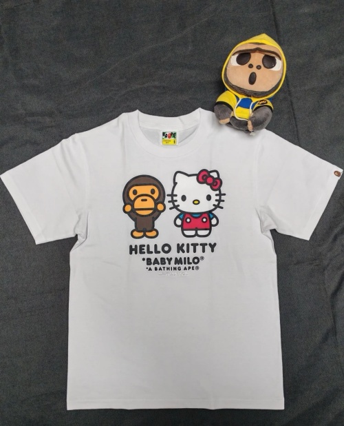 BAPE x Sanrio Hello Kitty Graphic Print Short Sleeve T-Shirt - FW24 1 BAPE x Sanrio Hello Kitty Graphic Print Short Sleeve T-Shirt - FW24
