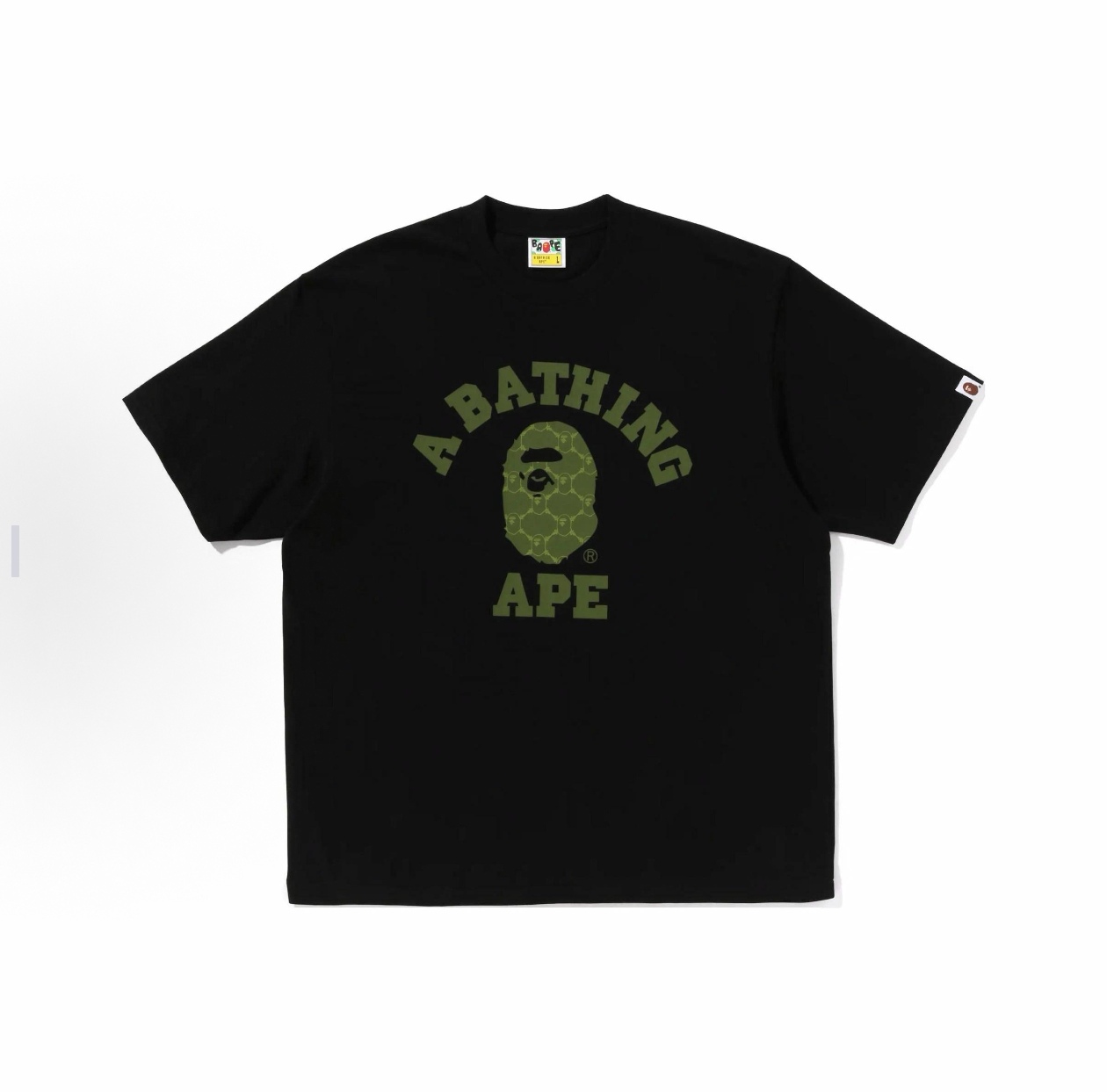 P55

001204款A BATHING APE VERY PREP系列 SS25 VERY PREP系列 胸前猿人图案字母印花袖口徽标圆领短袖T恤 男女同款  码数smlxlxxl  黑色白色