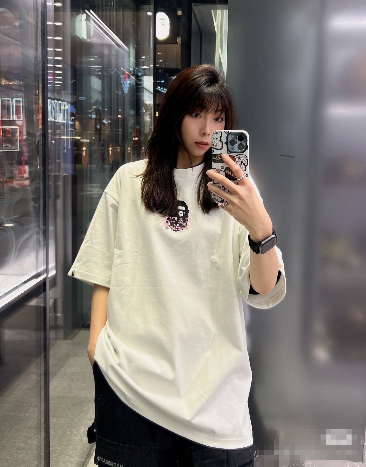 P55

001208款A BATHING APE SS25 猿人字母印花图案圆领短袖T恤 男女同款  码数smlxlxxl. 黑色白色