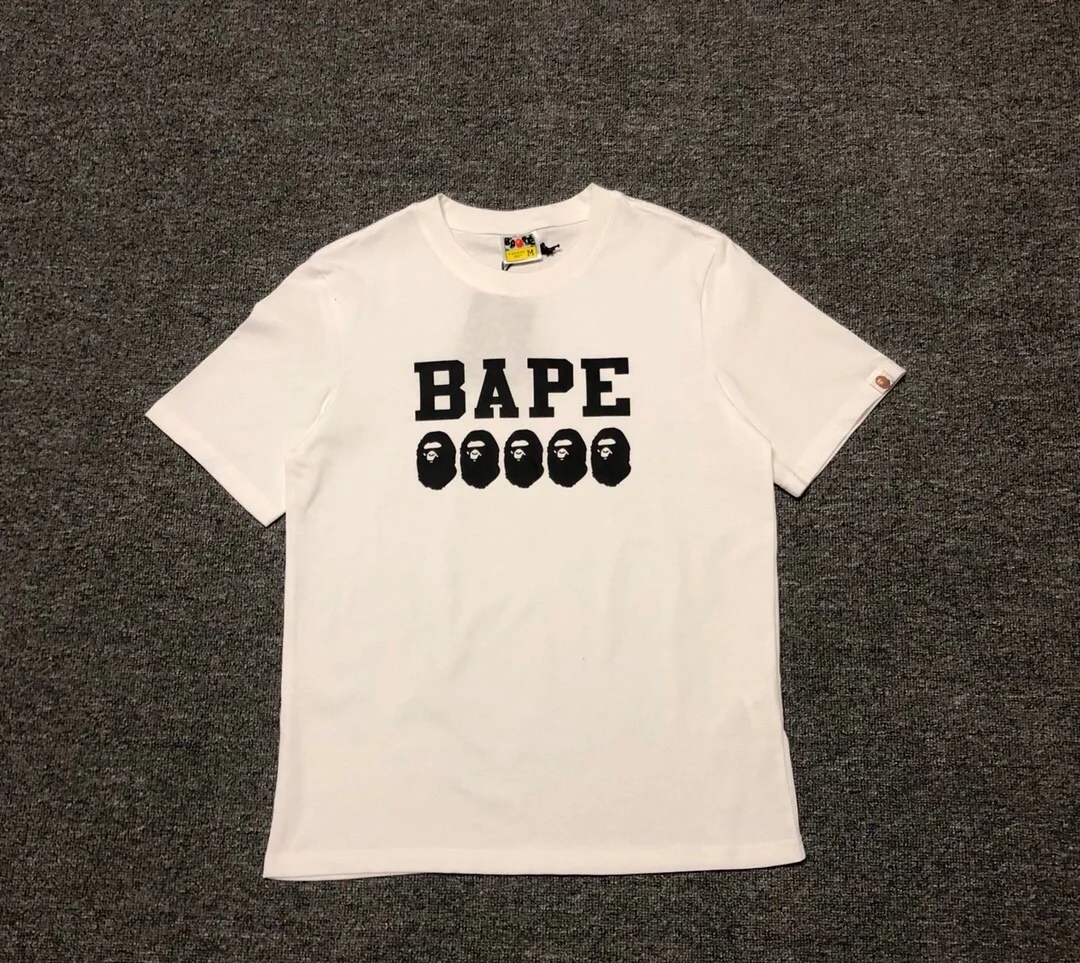 P55

001216款A BATHING APE 字母猿人头印花短袖T恤  男女同款  码数smlxlxxl. 黑色白色