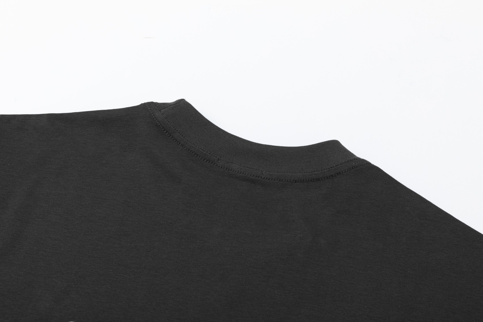 High-Quality Back Sculpted Short-Sleeve T-Shirts by Wee11Done: Fabric, Design, Colors, Sizes. - 图片 4
