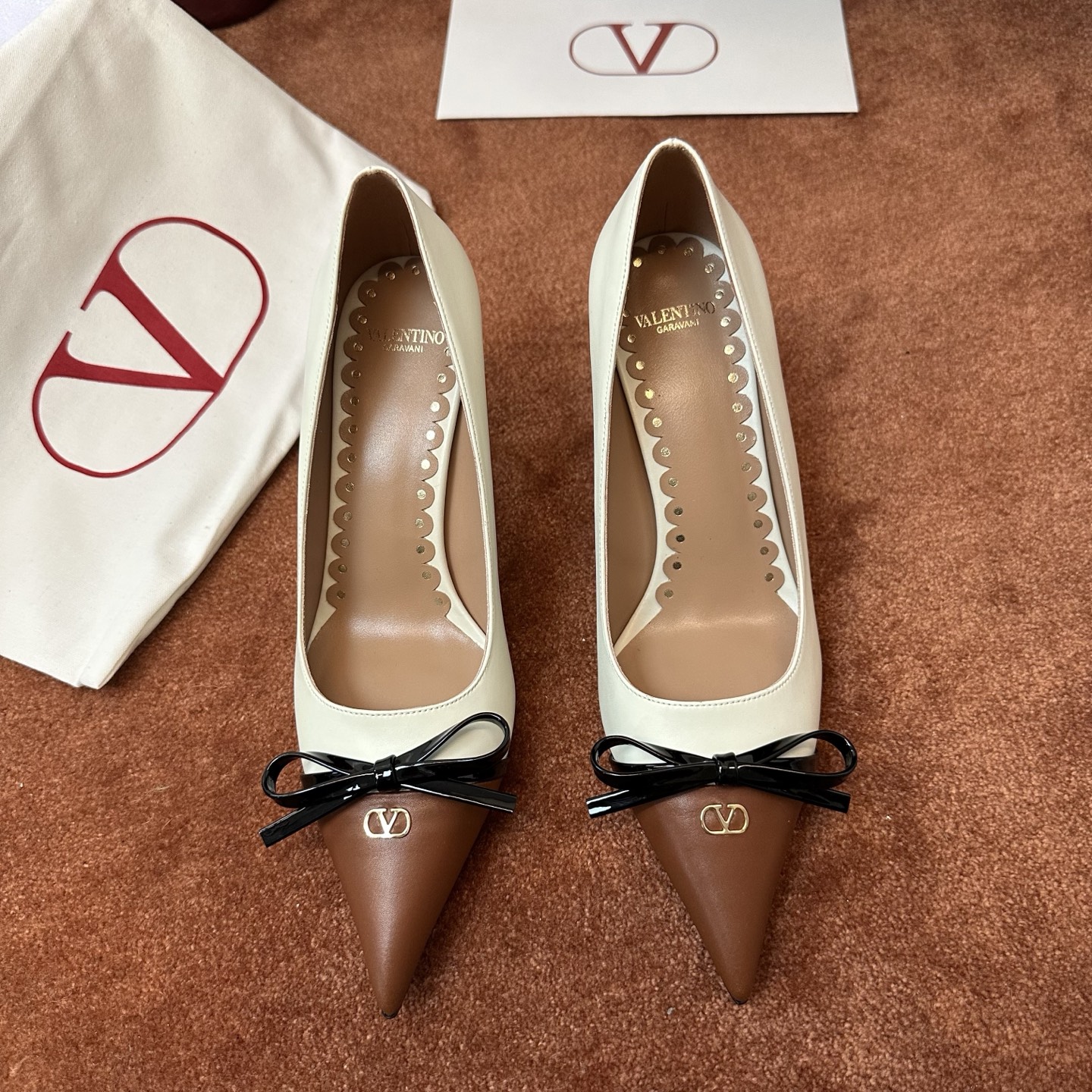 발렌티노 큐빅 램스킨 페이턴트 골드 하이힐 OG 레플리카 24742