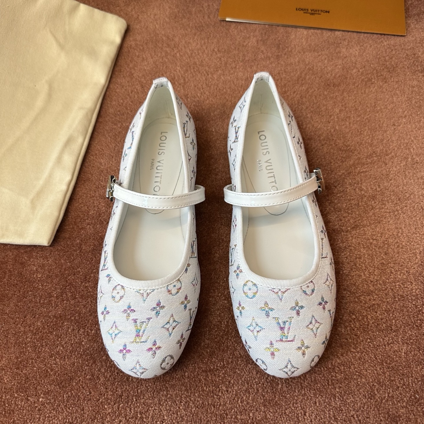 루이비통 램스킨 블랙화이트 펌프스 OG 레플리카 3834