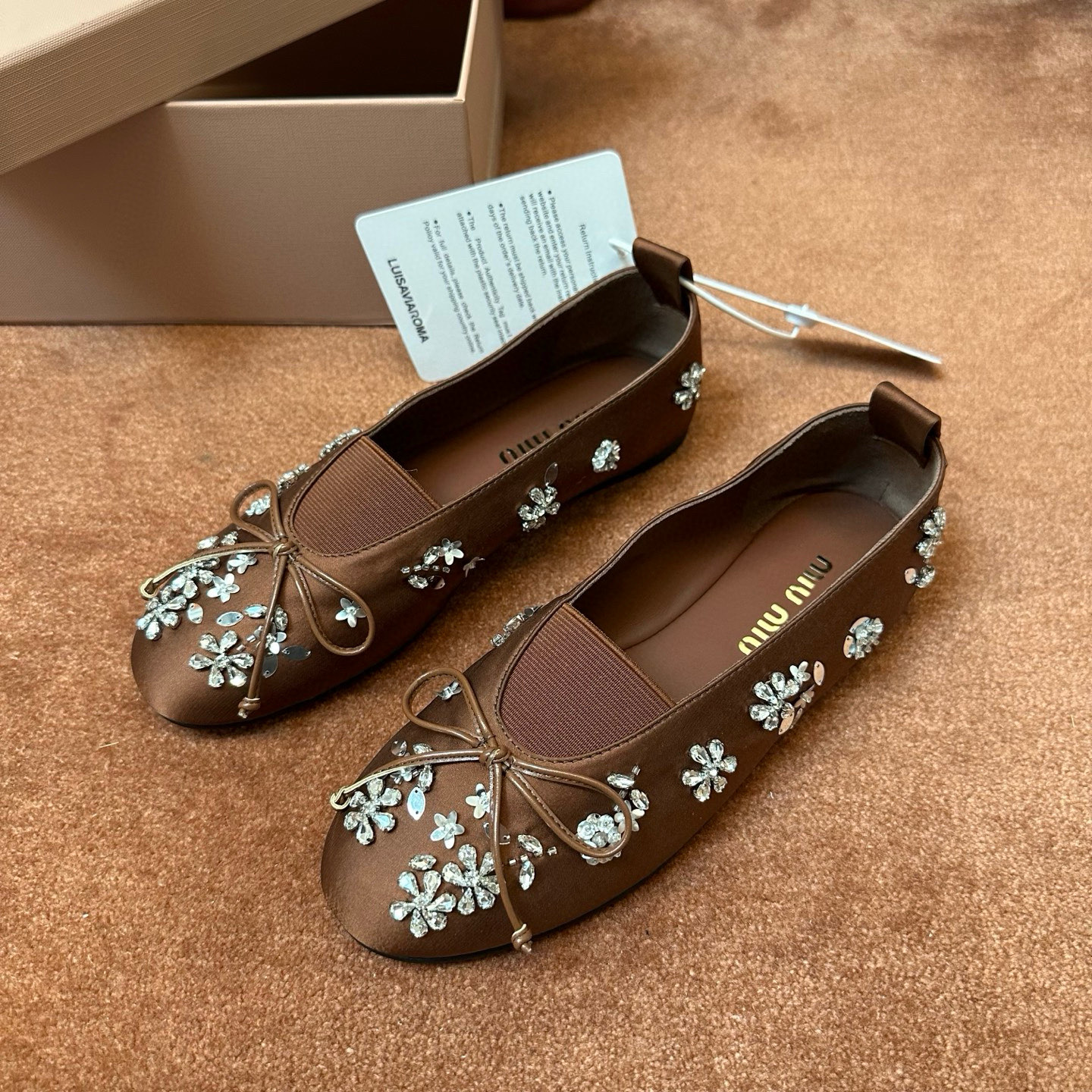 미우미우 스포티 캐주얼 스니커즈 상세 이미지 2
