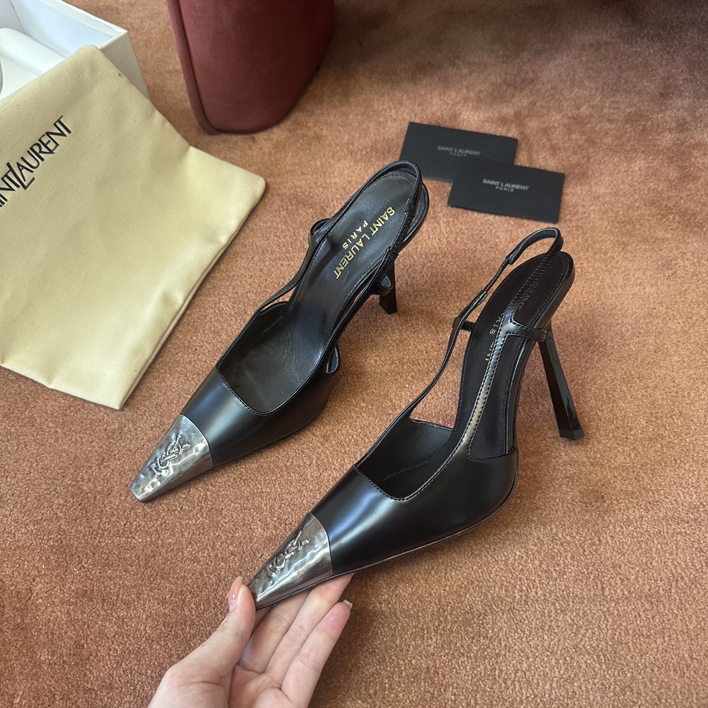 생로랑 메탈 캡 토 YSL 로고 슬링백 펌프스 블랙 상세 이미지 8
