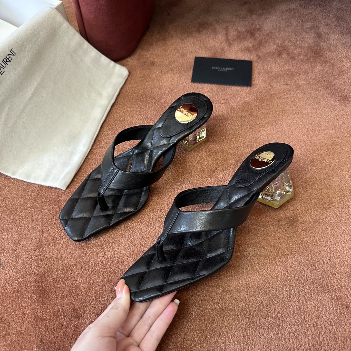 생로랑 퀼팅 앤틱 로고 쪼리 힐 샌들 블랙 상세 이미지 8
