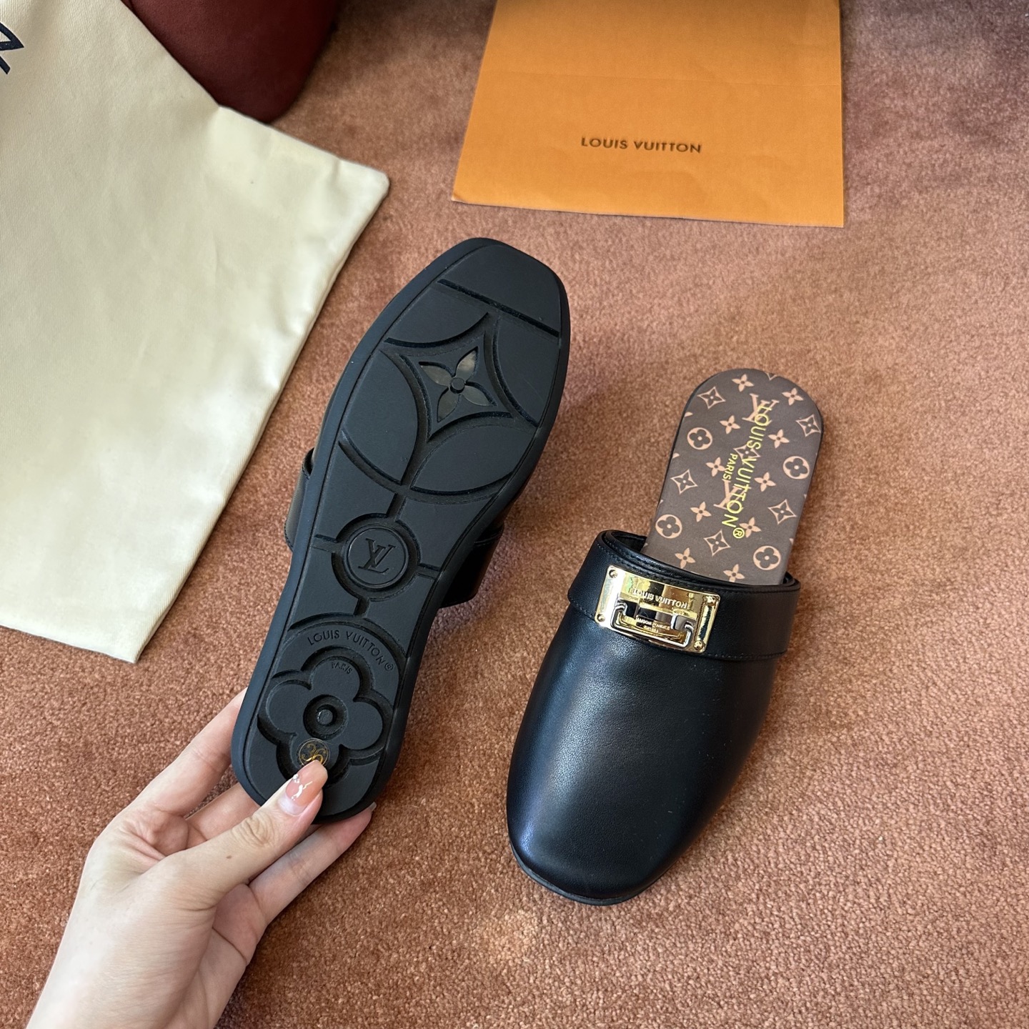 루이비통 헤이븐 플랫 클로즈드 뮬 상세 이미지 7