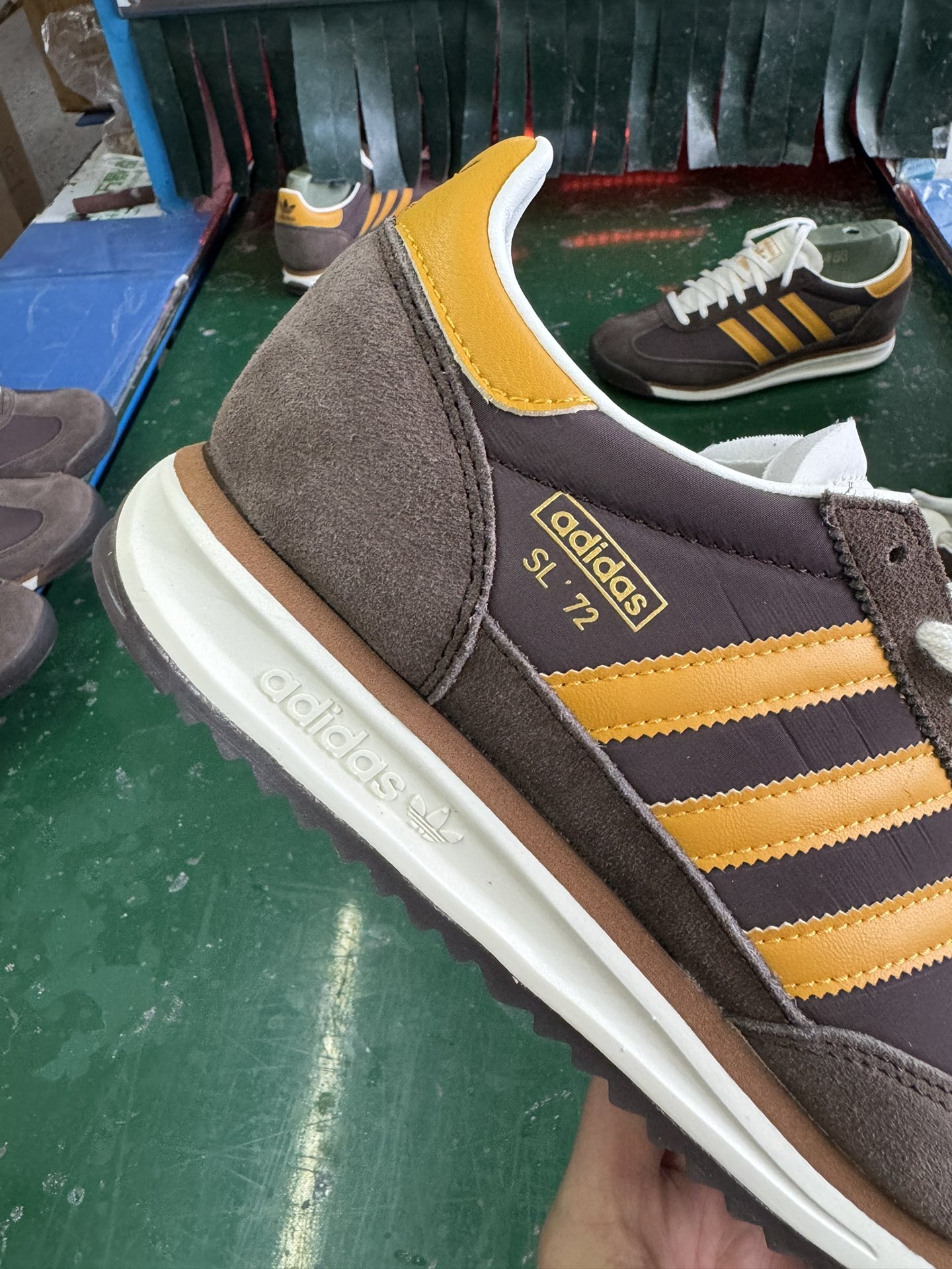 Adidas Originals SL 72 RS: Classic Retro Running Shoes - Brown/Gold 7 i1731484402 9708 1
