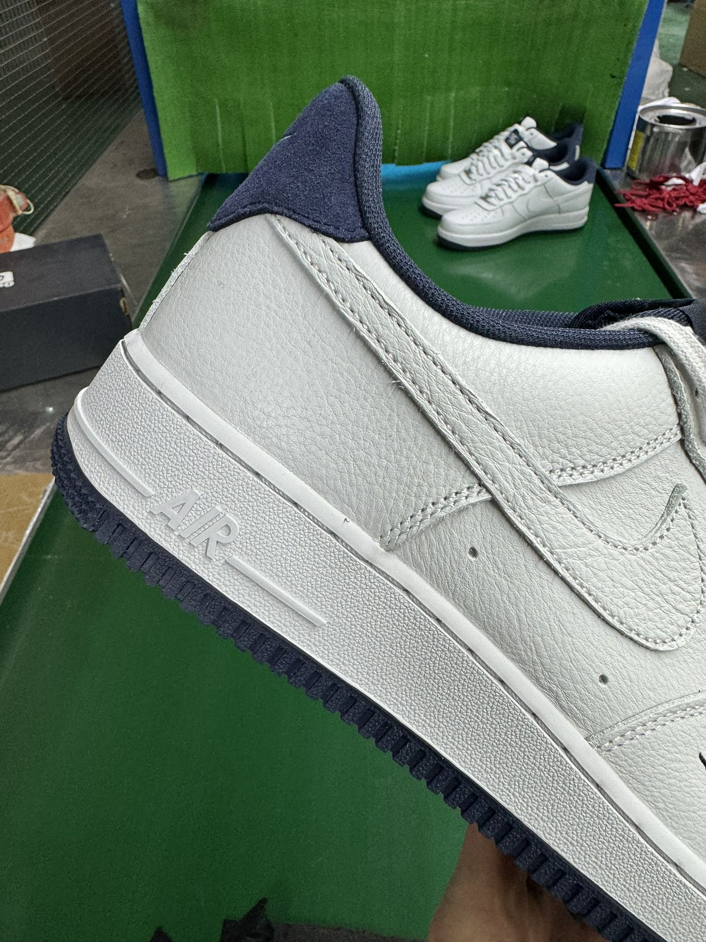 P240 耐克Nike Air Force 1’07 Low”Grey/Obsidian”空军一号经典低帮板鞋“皮革淡灰曜石蓝” HM9483-001