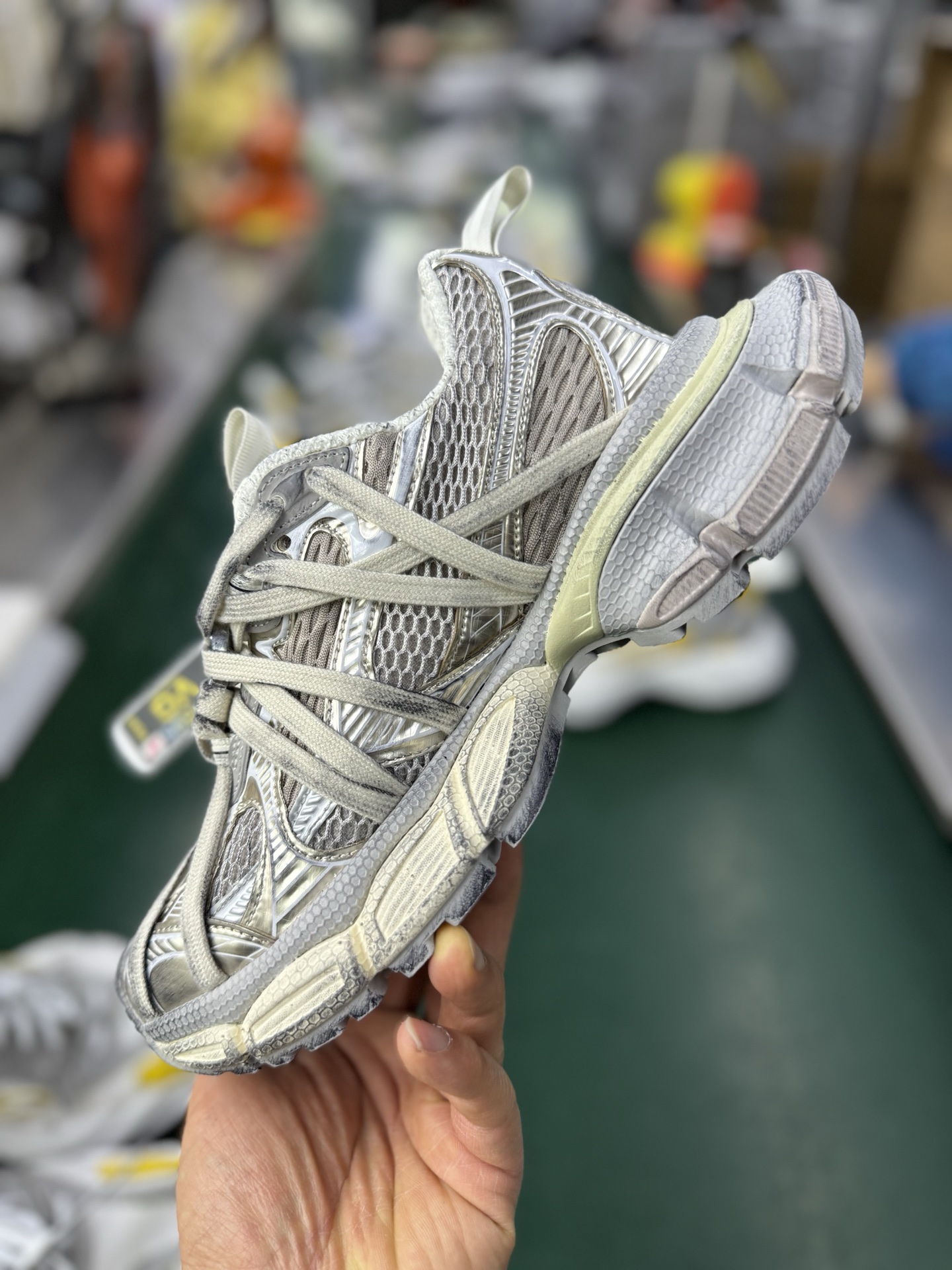 P460 VG版蜘蛛侠Balenciaga Phantom Sneaker 3XL  Track Trainer 户外轮廓和复杂鞋面结构的同时