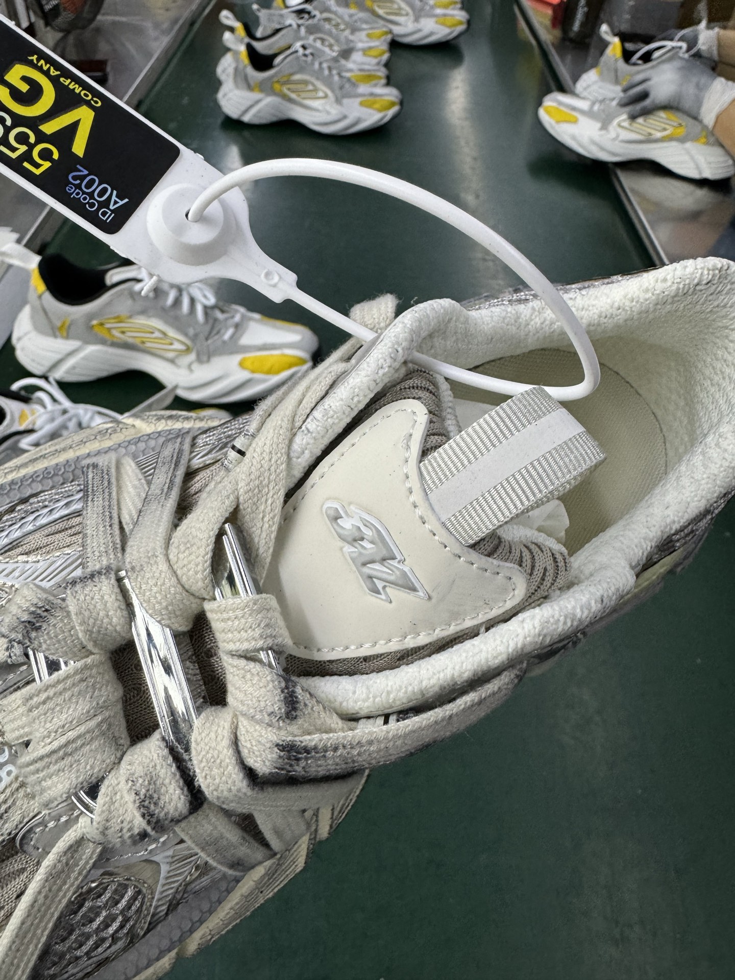 P460 VG版蜘蛛侠Balenciaga Phantom Sneaker 3XL  Track Trainer 户外轮廓和复杂鞋面结构的同时
