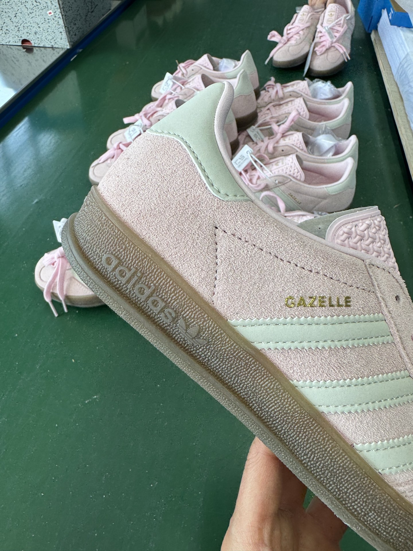 P200CS纯原AD Originals Gazelle Indoor 粉色 三叶草复古休闲运动板鞋 JI2716