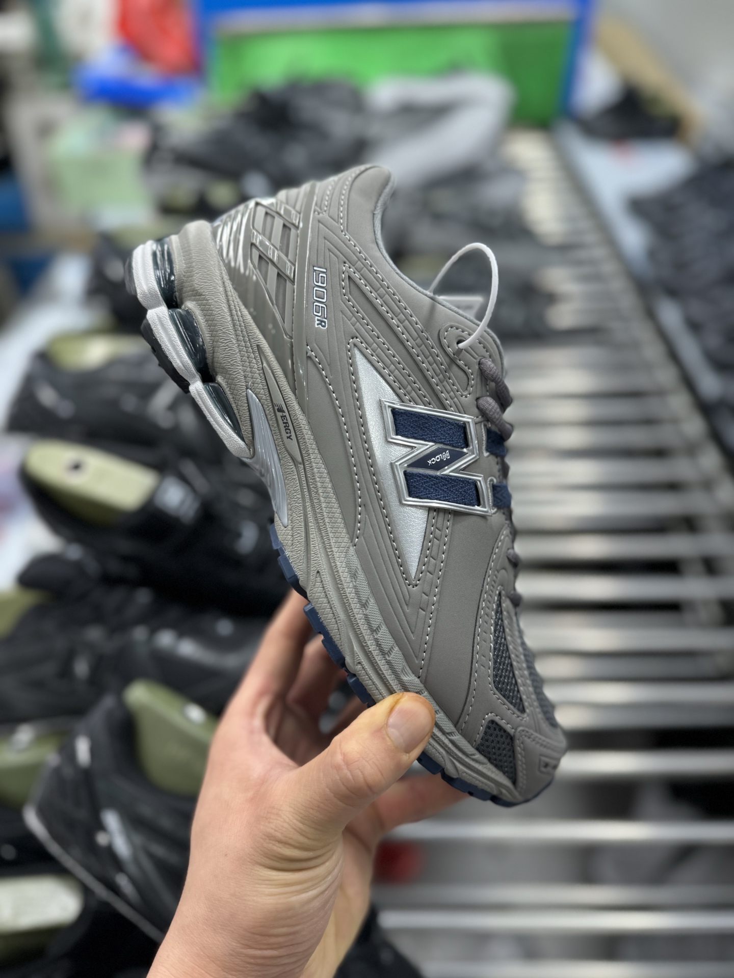 P220New Balance M1906RB 经典灰 NB新百伦潮流复古织物皮革减震防滑耐磨轻便低帮跑步鞋