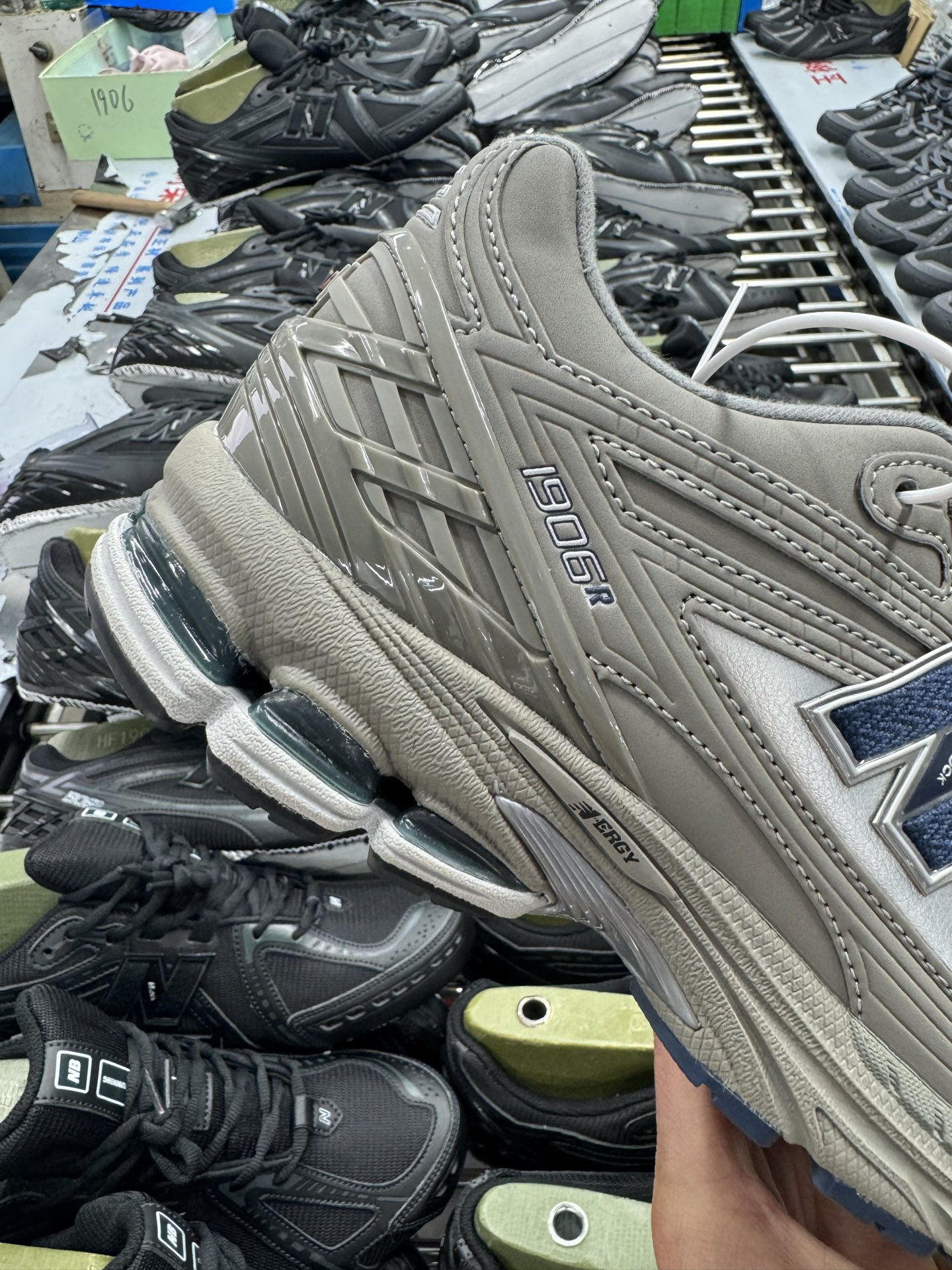 P220New Balance M1906RB 经典灰 NB新百伦潮流复古织物皮革减震防滑耐磨轻便低帮跑步鞋