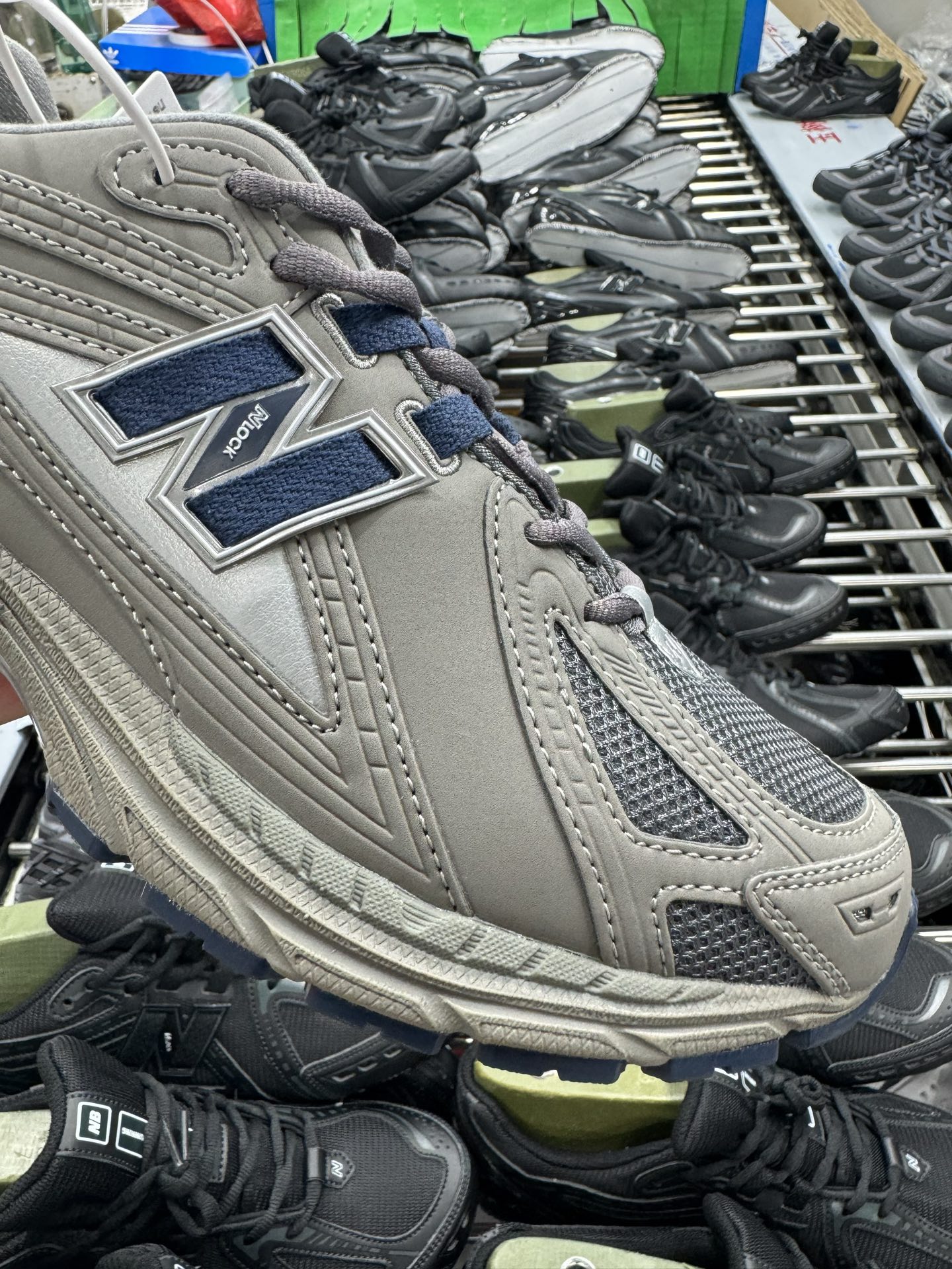P220New Balance M1906RB 经典灰 NB新百伦潮流复古织物皮革减震防滑耐磨轻便低帮跑步鞋