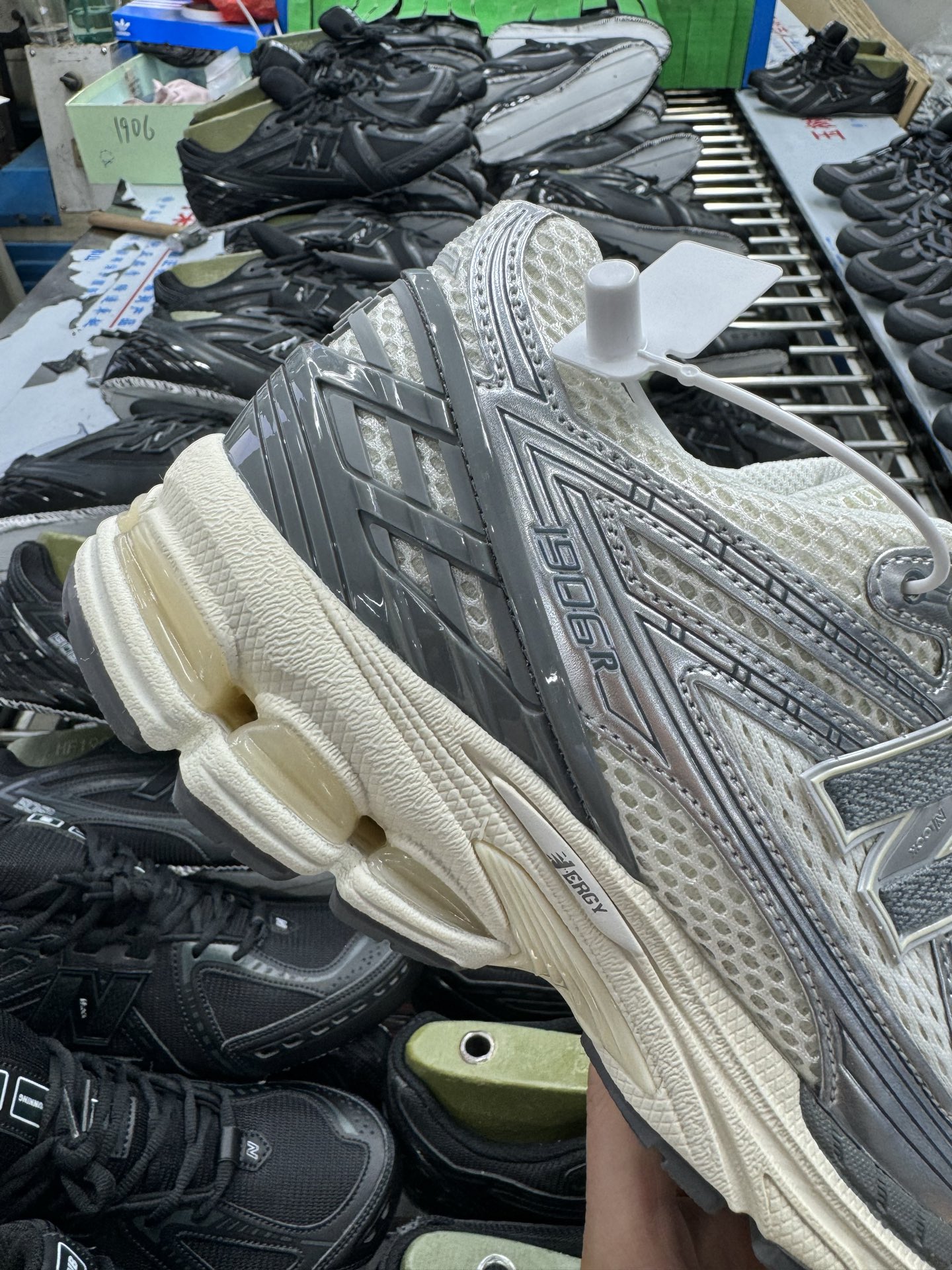 P220New Balance M1906RFS经典灰 NB新百伦潮流复古织物皮革减震防滑耐磨轻便低帮跑步鞋