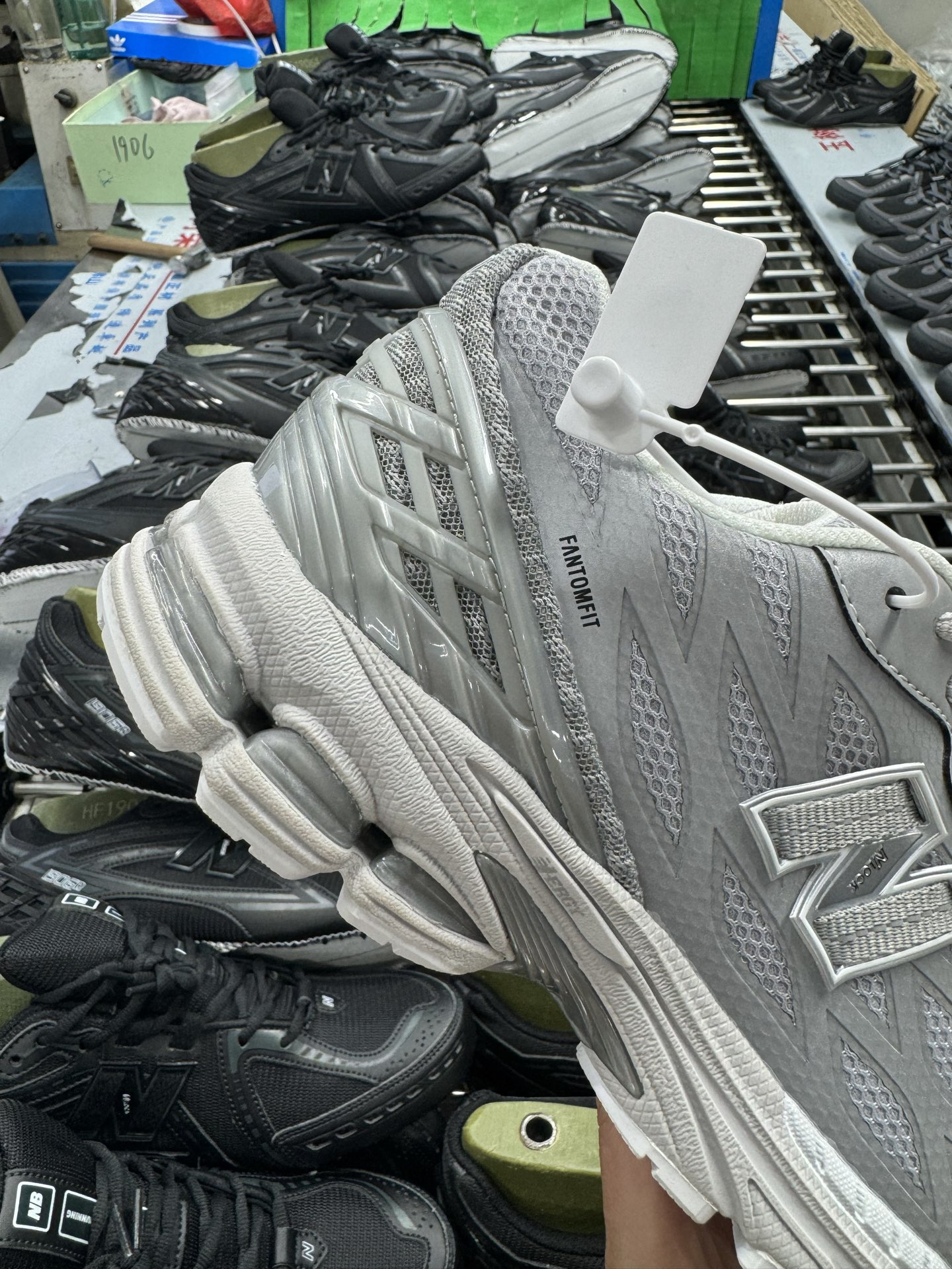 P220New Balance U1906WFE经典灰 NB新百伦潮流复古织物皮革减震防滑耐磨轻便低帮跑步鞋