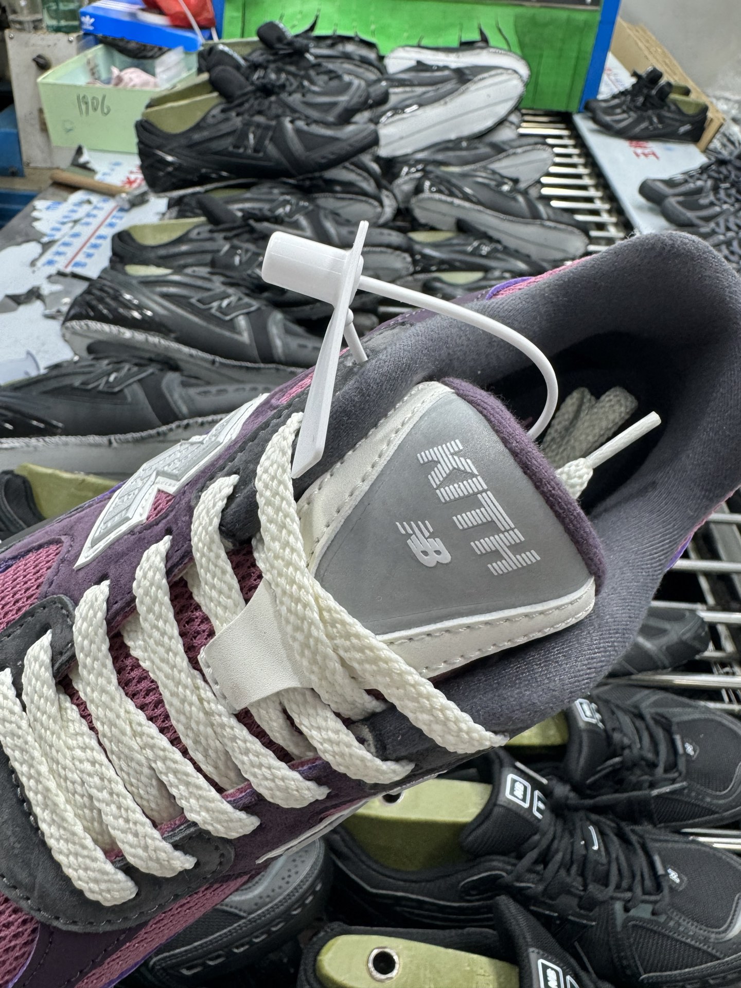 p240新货#纯原棕色 New Balance 2010系列 复古休闲跑步鞋 M2010ANB