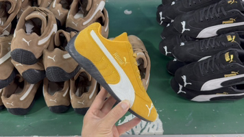 Puma Speedcet OG Retro Low-Top Sneakers - Race-Inspired Street Style