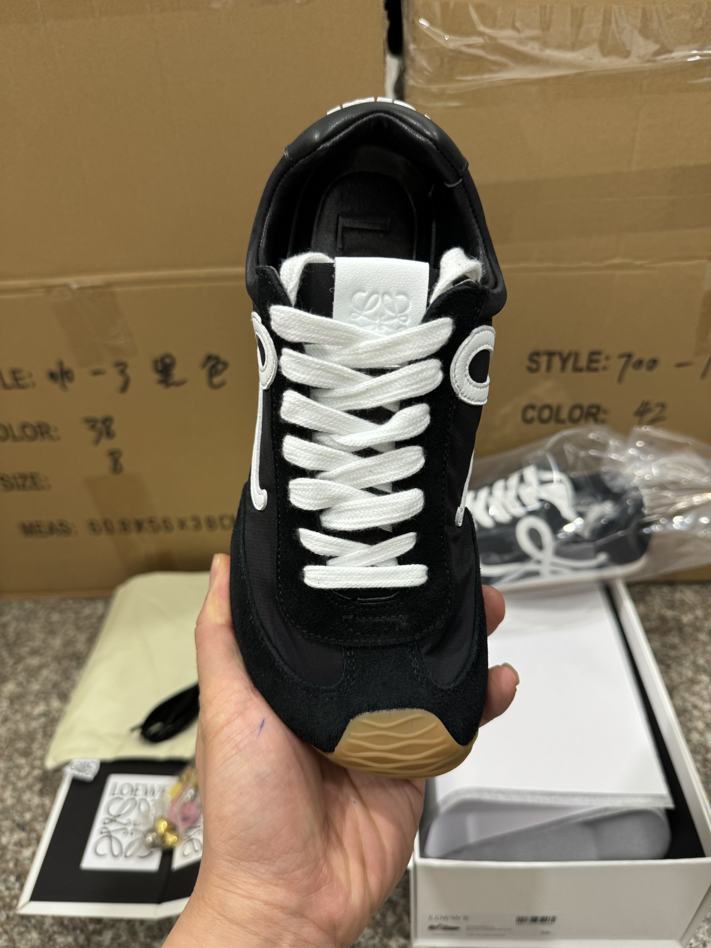 P280CS纯原LOEWE罗意威 Ballet Runner 2.0 黑色 LLBR282X01-1102-Chinese UA Cheap High Quatity Brand Clothes Bags handbags Sneakers wholesale wholesaler seller from China Factory suppliers Fashion Clothing Shoes best Quality Beautiful Price P280CS纯原LOEWE罗意威 Ballet Runner 2.0 黑色 LLBR282X01-1102