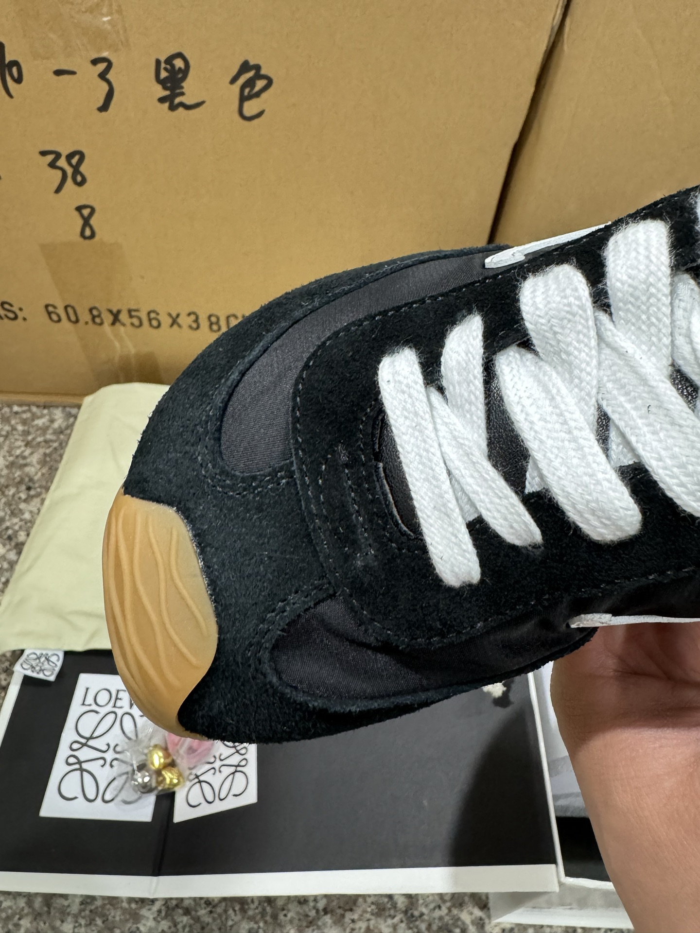 P280CS纯原LOEWE罗意威 Ballet Runner 2.0 黑色 LLBR282X01-1102-Chinese UA Cheap High Quatity Brand Clothes Bags handbags Sneakers wholesale wholesaler seller from China Factory suppliers Fashion Clothing Shoes best Quality Beautiful Price P280CS纯原LOEWE罗意威 Ballet Runner 2.0 黑色 LLBR282X01-1102