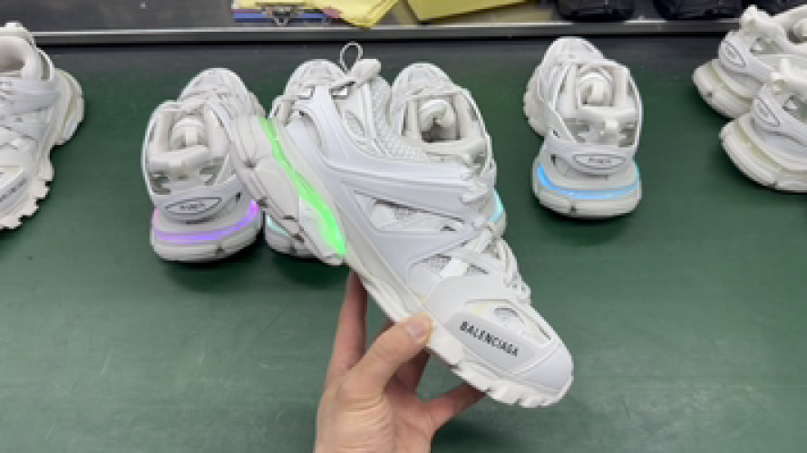 Balenciaga Track Mule Clear Sole Sneakers 3.0 LED Light Outdoor Shoes 2 Balenciaga Track Mule Clear Sole Sneakers 3.0 LED Light Outdoor Shoes