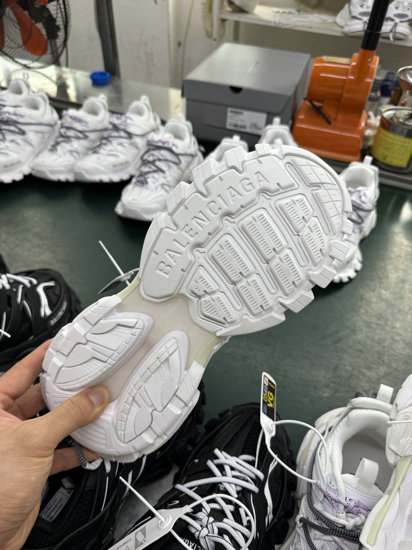 VG版 Balenciaga Track Sneaker Tess s.Gomma Res BI ALV/TIS EFF NUBUK/TIS E 巴黎世家官方同步潮流跑鞋 WTRHK9050