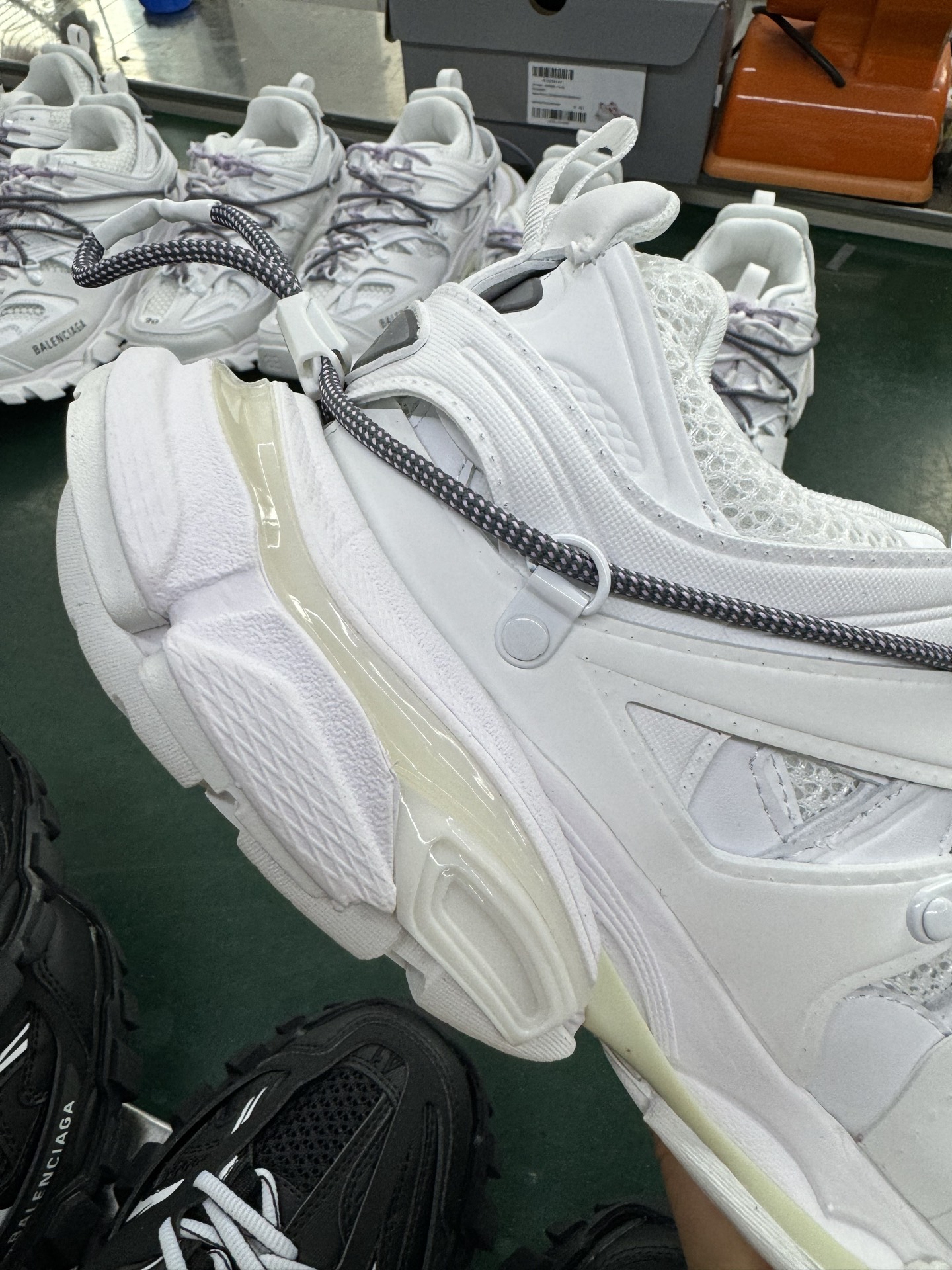 VG版 Balenciaga Track Sneaker Tess s.Gomma Res BI ALV/TIS EFF NUBUK/TIS E 巴黎世家官方同步潮流跑鞋 WTRHK9050