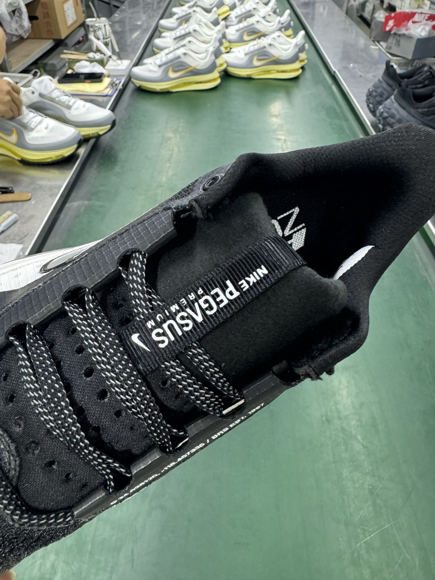 Nike Air Zoom Pegasus Premium 耐克网面气垫跑鞋 HQ2592-008