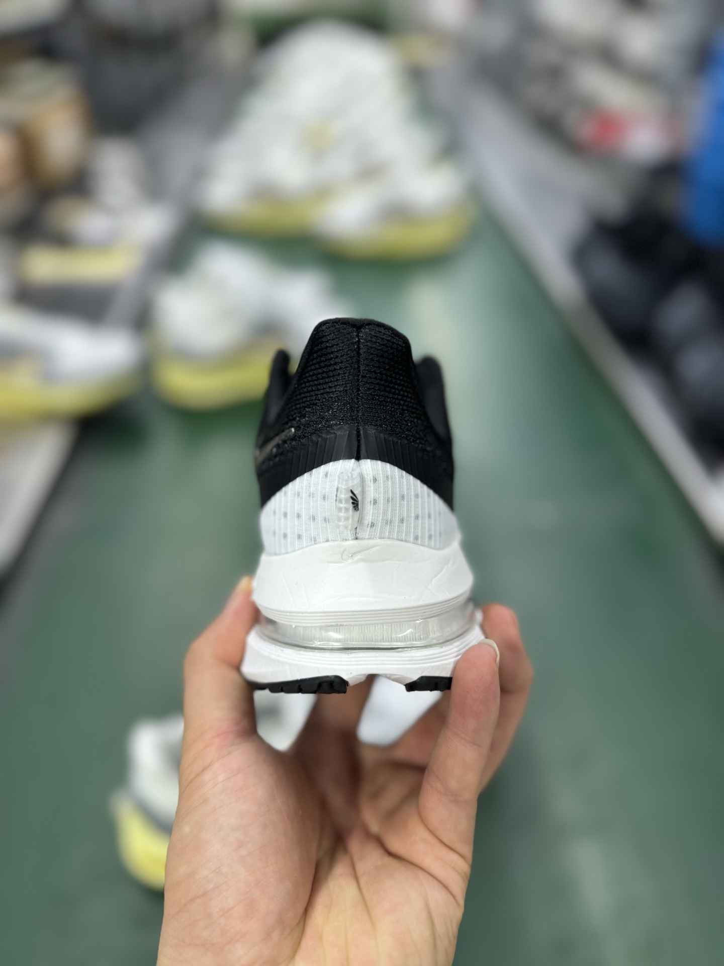 Nike Air Zoom Pegasus Premium 耐克网面气垫跑鞋 HQ2592-008