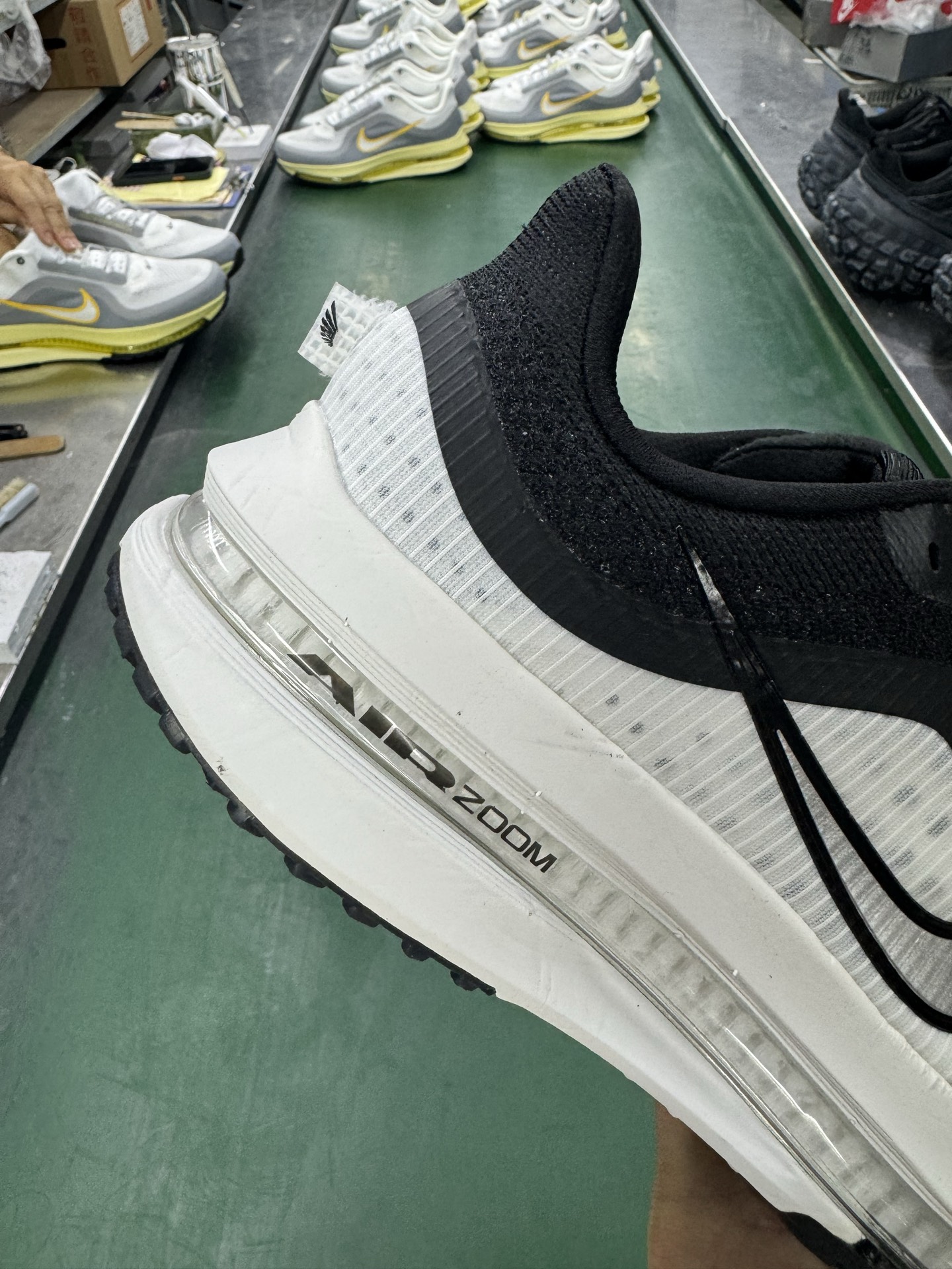 Nike Air Zoom Pegasus Premium 耐克网面气垫跑鞋 HQ2592-008