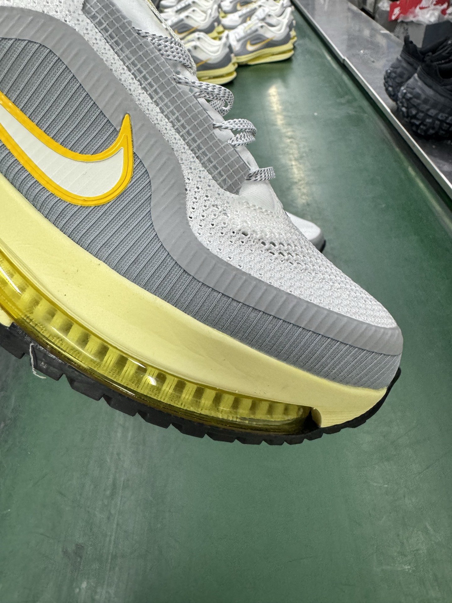 Nike Air Zoom NIKE PEGASUS PREMIUM耐克 新款气垫缓震休闲跑步鞋 HQ2592-010