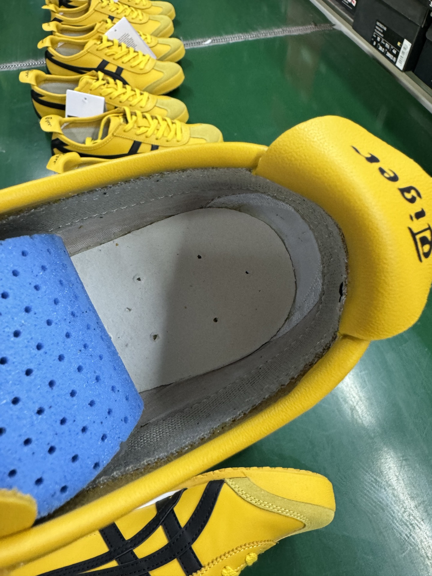 Onitsuka Tiger Mexico 66 Yellow/Black Low-Top Sneakers - Premium Quality 2 i1749715500871 4218 0 1