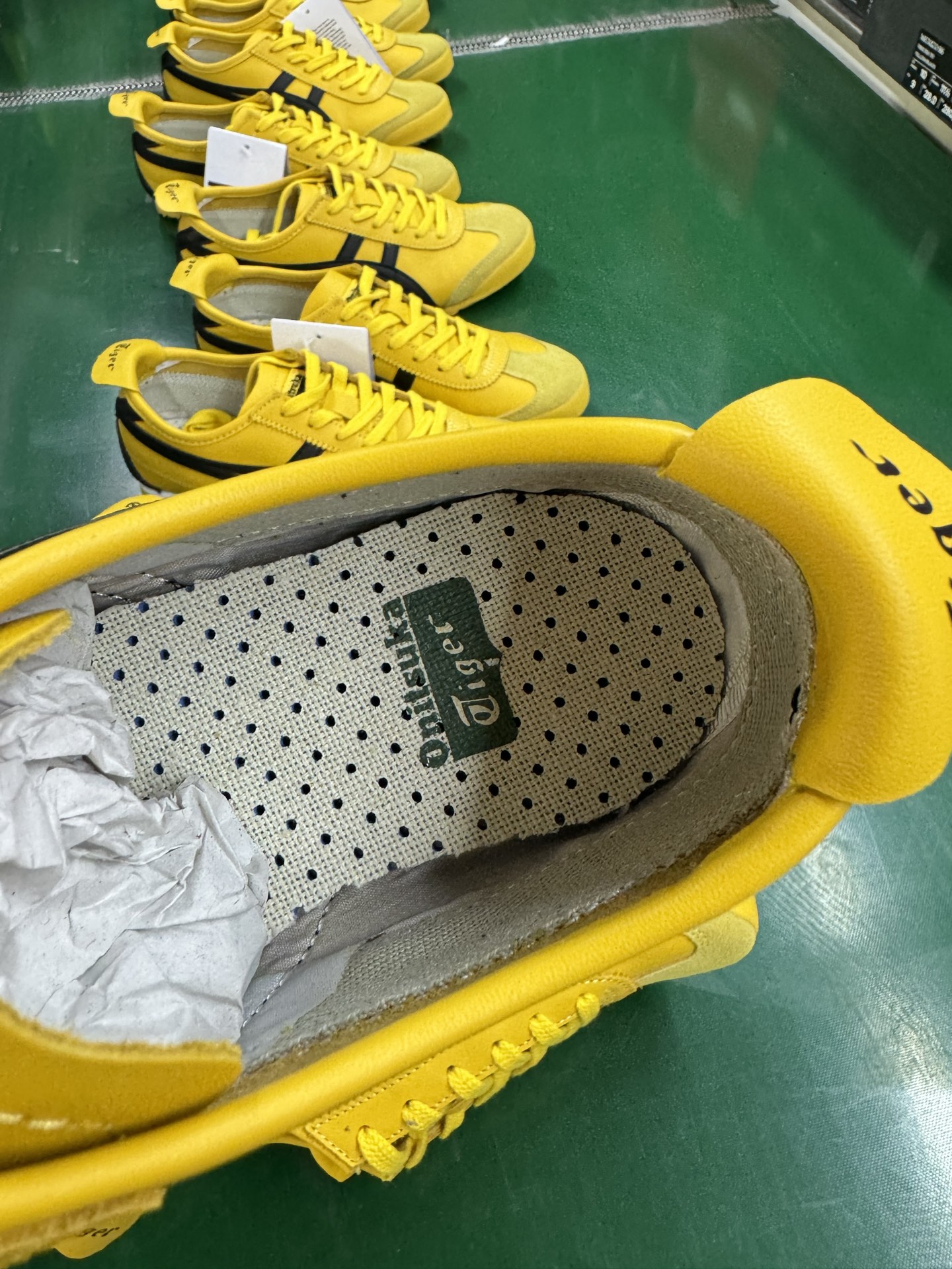 Onitsuka Tiger Mexico 66 Yellow/Black Low-Top Sneakers - Premium Quality 1 i1749715501198 1980 0 0