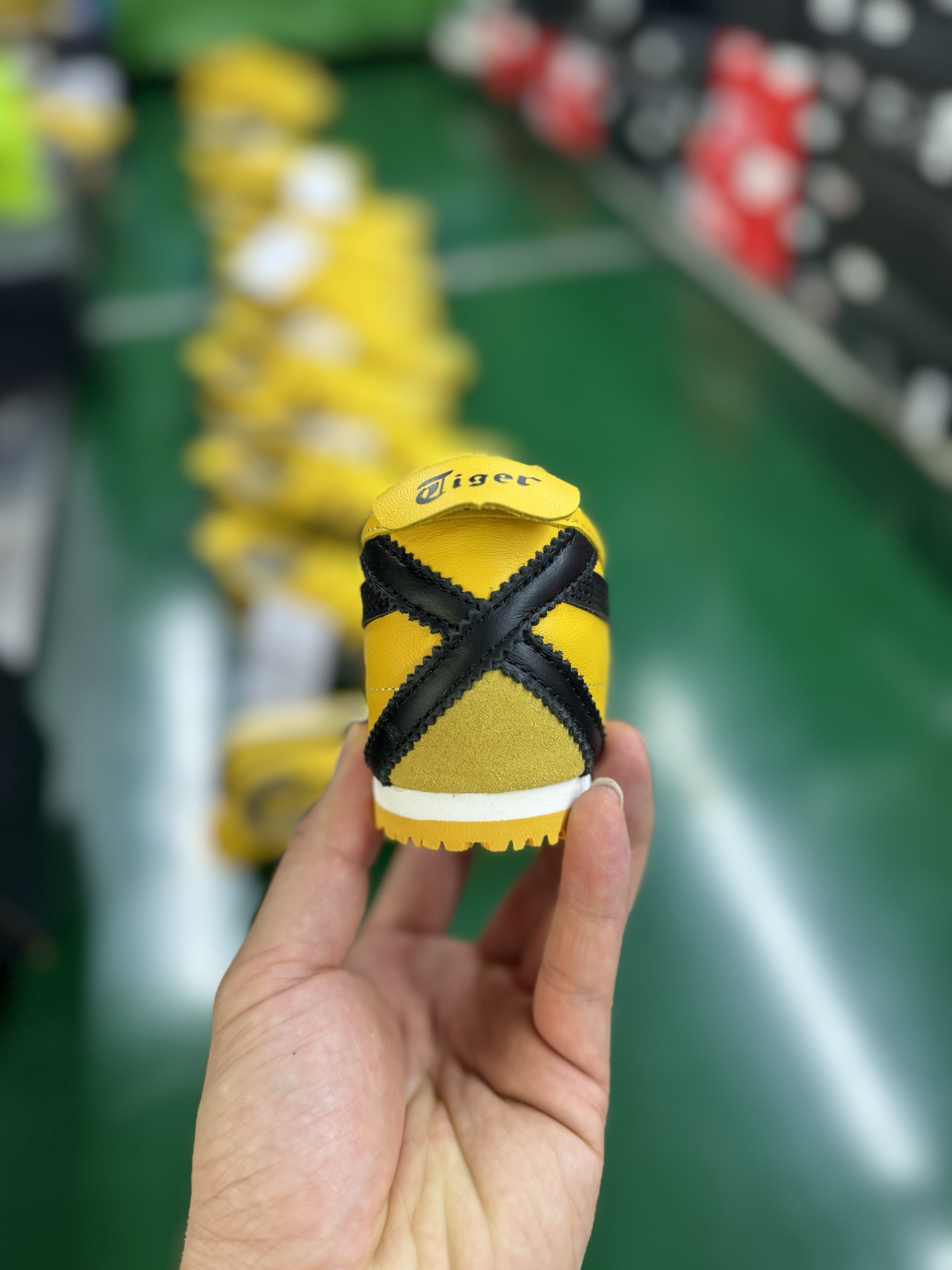 Onitsuka Tiger Mexico 66 Yellow/Black Low-Top Sneakers - Casual & Stylish 8 i1749715508528 6103 0 6