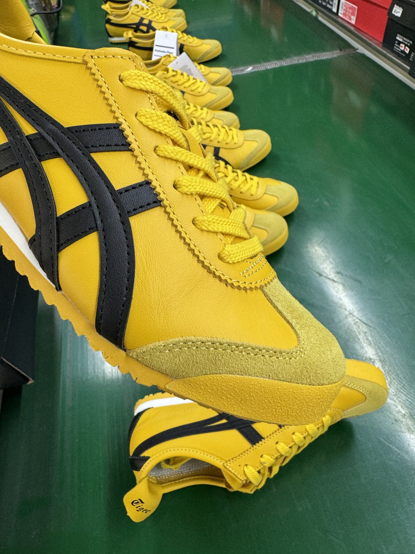 Onitsuka Tiger Mexico 66 Yellow/Black Low-Top Sneakers - Casual & Stylish 10 i1749715520118 5800 0 8