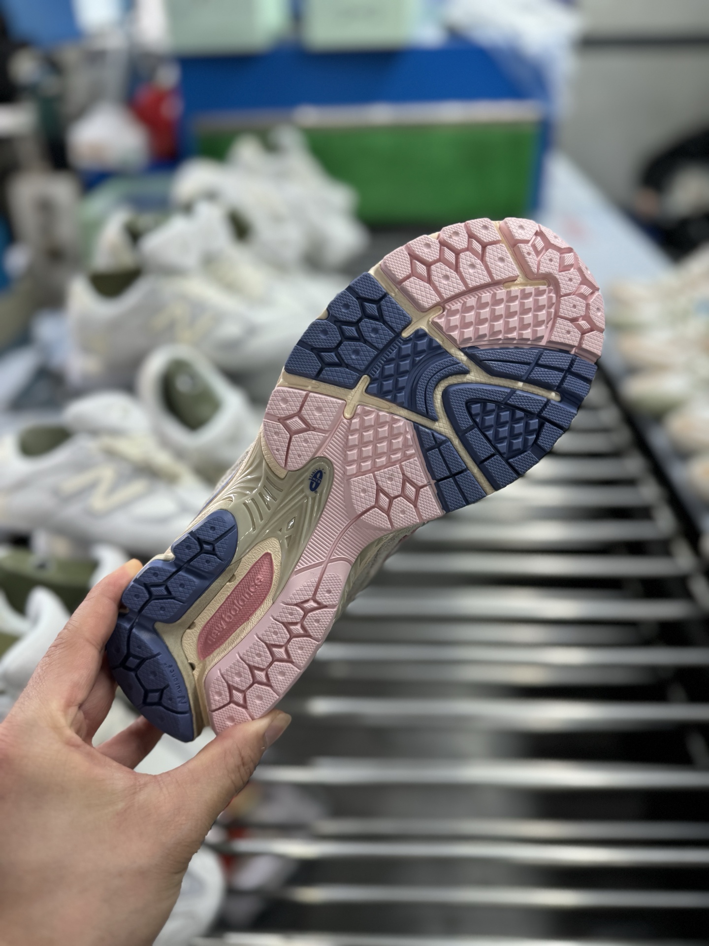 新货#New Balance 2002 复古单品 M2002RHE-莆田鞋,莆田鞋货源,高仿鞋,高仿鞋货源,安福档口,莆田高仿鞋,莆田鞋批发,高仿鞋批发,莆田高仿运动鞋,高仿运动鞋,莆田运动鞋 新货#New Balance 2002 复古单品 M2002RHE