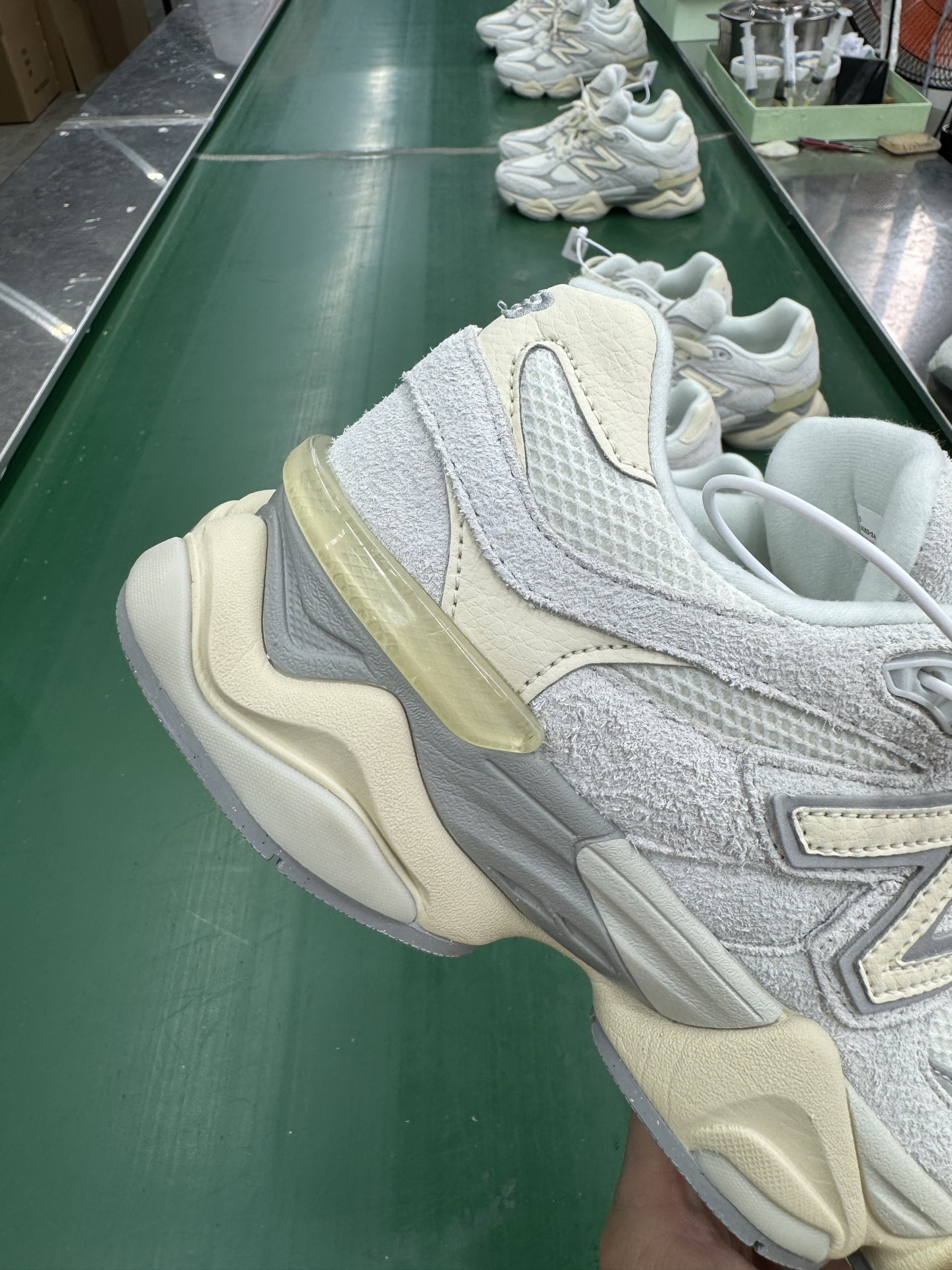 New Balance NB 9060 复古单品 鞋款灵感源自设计师本人对夏日的怀日回忆 U9060HSA-莆田鞋,莆田鞋货源,高仿鞋,高仿鞋货源,安福档口,莆田高仿鞋,莆田鞋批发,高仿鞋批发,莆田高仿运动鞋,高仿运动鞋,莆田运动鞋 New Balance NB 9060 复古单品 鞋款灵感源自设计师本人对夏日的怀日回忆 U9060HSA