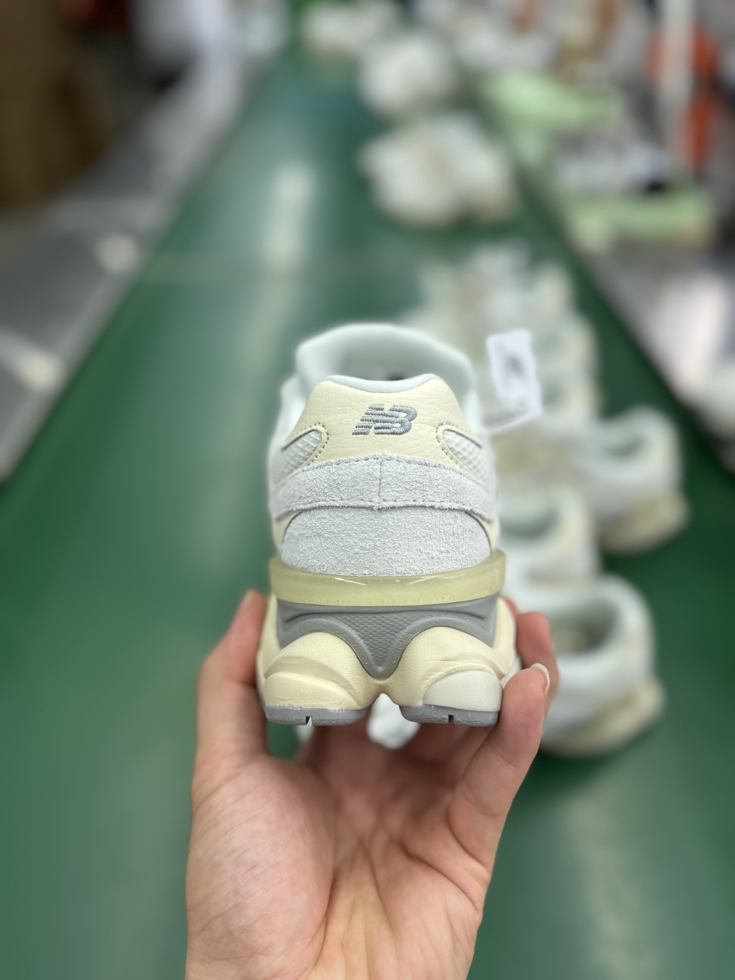 New Balance NB 9060 复古单品 鞋款灵感源自设计师本人对夏日的怀日回忆 U9060HSA-莆田鞋,莆田鞋货源,高仿鞋,高仿鞋货源,安福档口,莆田高仿鞋,莆田鞋批发,高仿鞋批发,莆田高仿运动鞋,高仿运动鞋,莆田运动鞋 New Balance NB 9060 复古单品 鞋款灵感源自设计师本人对夏日的怀日回忆 U9060HSA