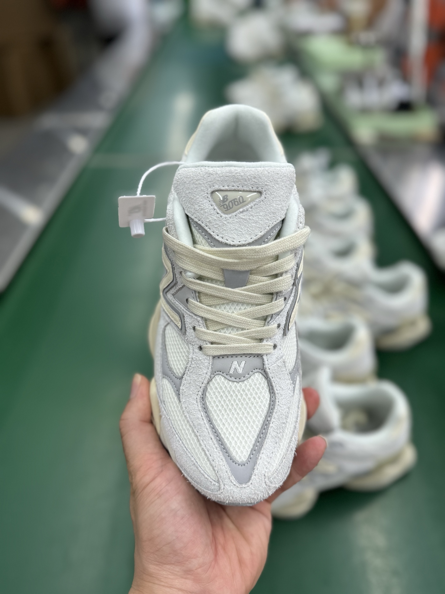 New Balance NB 9060 复古单品 鞋款灵感源自设计师本人对夏日的怀日回忆 U9060HSA-莆田鞋,莆田鞋货源,高仿鞋,高仿鞋货源,安福档口,莆田高仿鞋,莆田鞋批发,高仿鞋批发,莆田高仿运动鞋,高仿运动鞋,莆田运动鞋 New Balance NB 9060 复古单品 鞋款灵感源自设计师本人对夏日的怀日回忆 U9060HSA