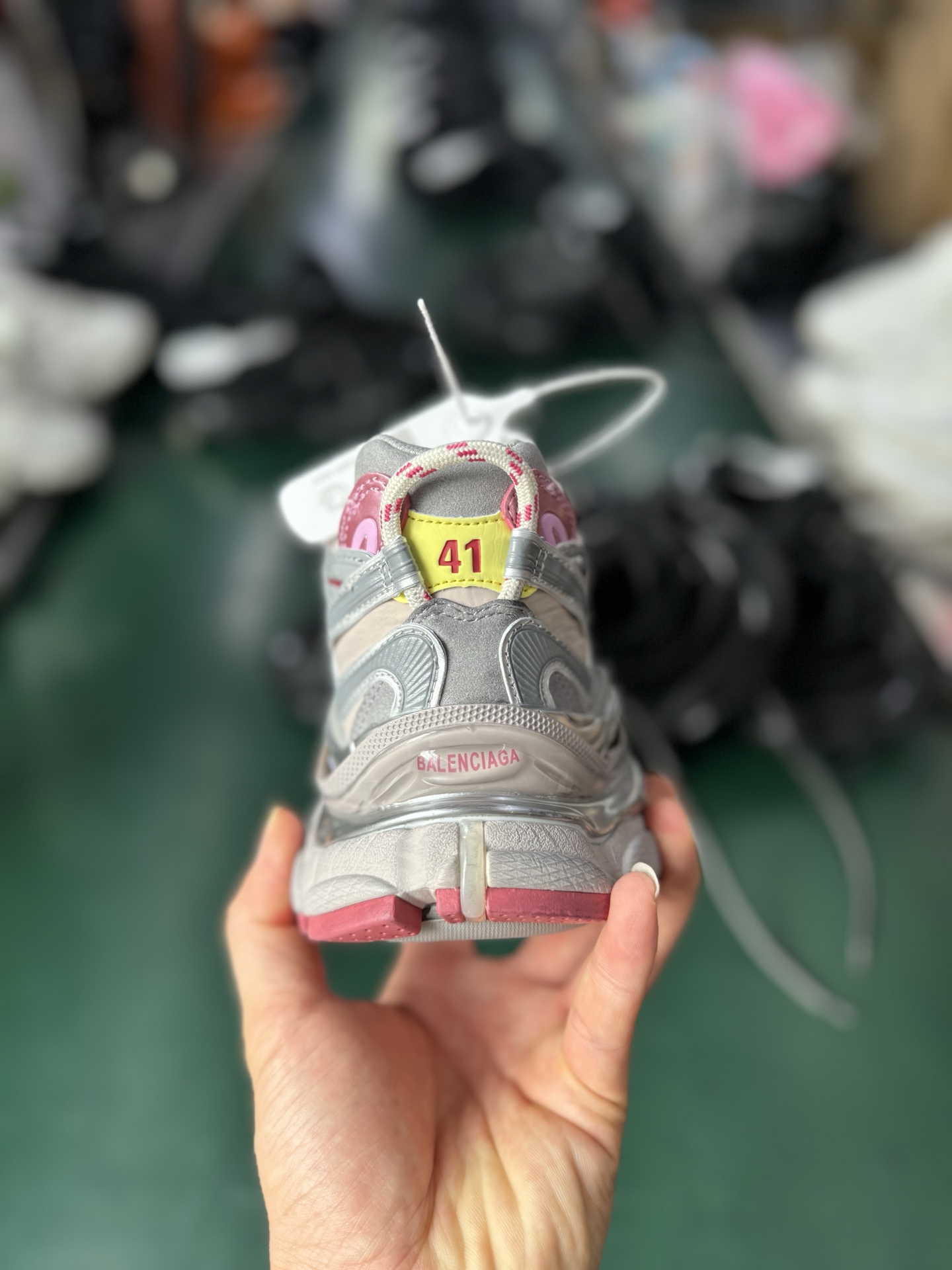 VG版本Balenciaga巴黎世家 Runner2.0 灰粉 尺