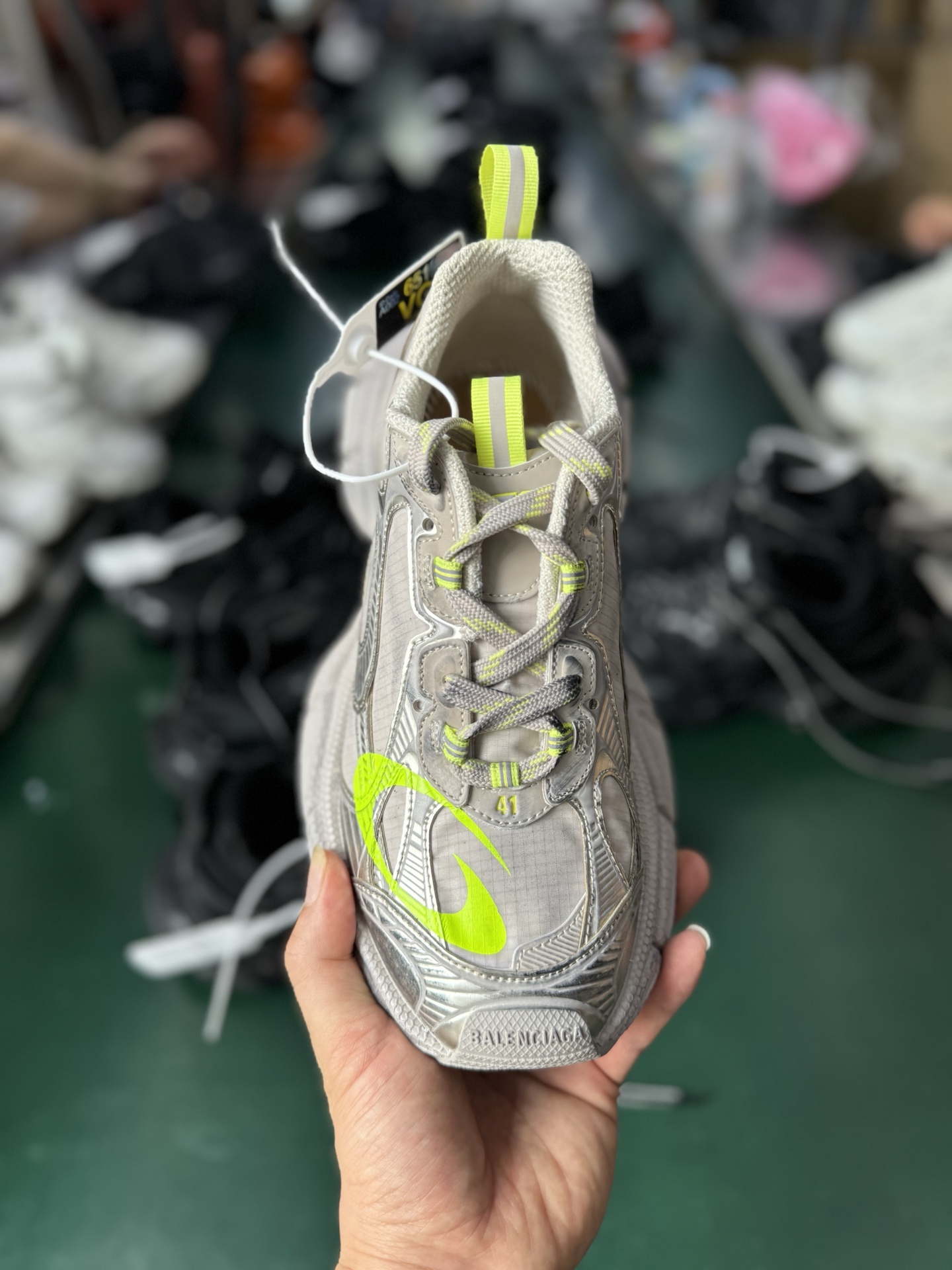 VG版本法国高端奢侈品牌-巴黎世家BALENCIAGA 3XL Sneakers 3低帮复古阔型底姥爹风潮流百搭休闲慢跑鞋-莆田鞋,莆田鞋货源,高仿鞋,高仿鞋货源,安福档口,莆田高仿鞋,莆田鞋批发,高仿鞋批发,莆田高仿运动鞋,高仿运动鞋,莆田运动鞋 VG版本法国高端奢侈品牌-巴黎世家BALENCIAGA 3XL Sneakers 3低帮复古阔型底姥爹风潮流百搭休闲慢跑鞋