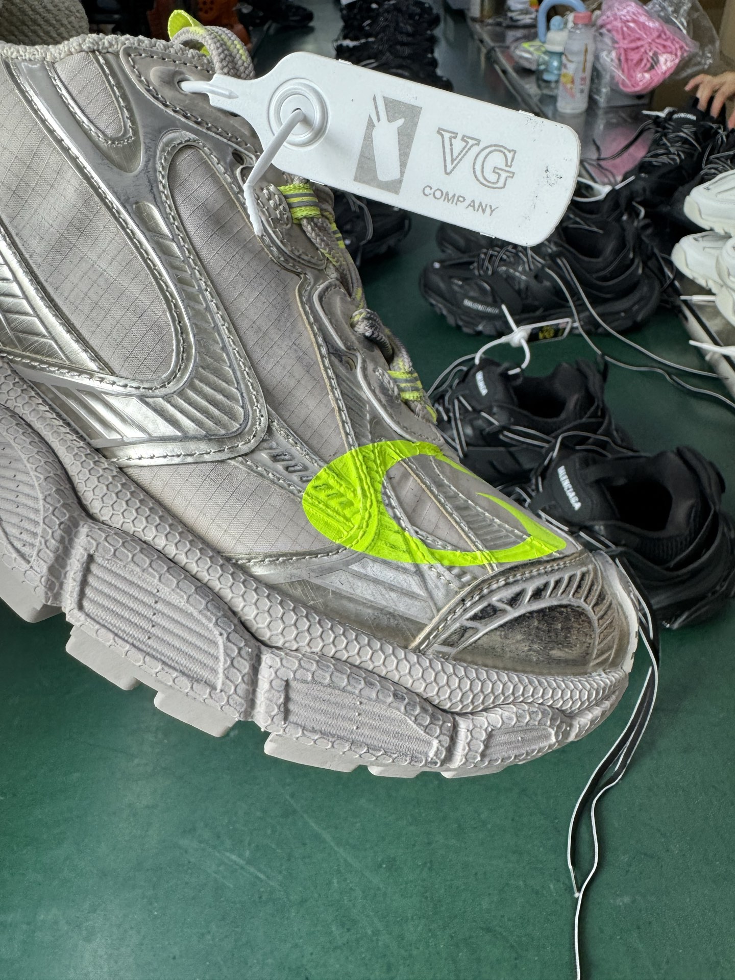 VG版本法国高端奢侈品牌-巴黎世家BALENCIAGA 3XL Sneakers 3低帮复古阔型底姥爹风潮流百搭休闲慢跑鞋-莆田鞋,莆田鞋货源,高仿鞋,高仿鞋货源,安福档口,莆田高仿鞋,莆田鞋批发,高仿鞋批发,莆田高仿运动鞋,高仿运动鞋,莆田运动鞋 VG版本法国高端奢侈品牌-巴黎世家BALENCIAGA 3XL Sneakers 3低帮复古阔型底姥爹风潮流百搭休闲慢跑鞋