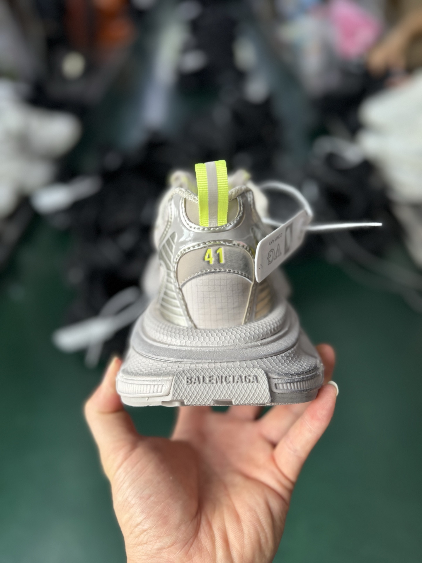 VG版本法国高端奢侈品牌-巴黎世家BALENCIAGA 3XL Sneakers 3低帮复古阔型底姥爹风潮流百搭休闲慢跑鞋-莆田鞋,莆田鞋货源,高仿鞋,高仿鞋货源,安福档口,莆田高仿鞋,莆田鞋批发,高仿鞋批发,莆田高仿运动鞋,高仿运动鞋,莆田运动鞋 VG版本法国高端奢侈品牌-巴黎世家BALENCIAGA 3XL Sneakers 3低帮复古阔型底姥爹风潮流百搭休闲慢跑鞋