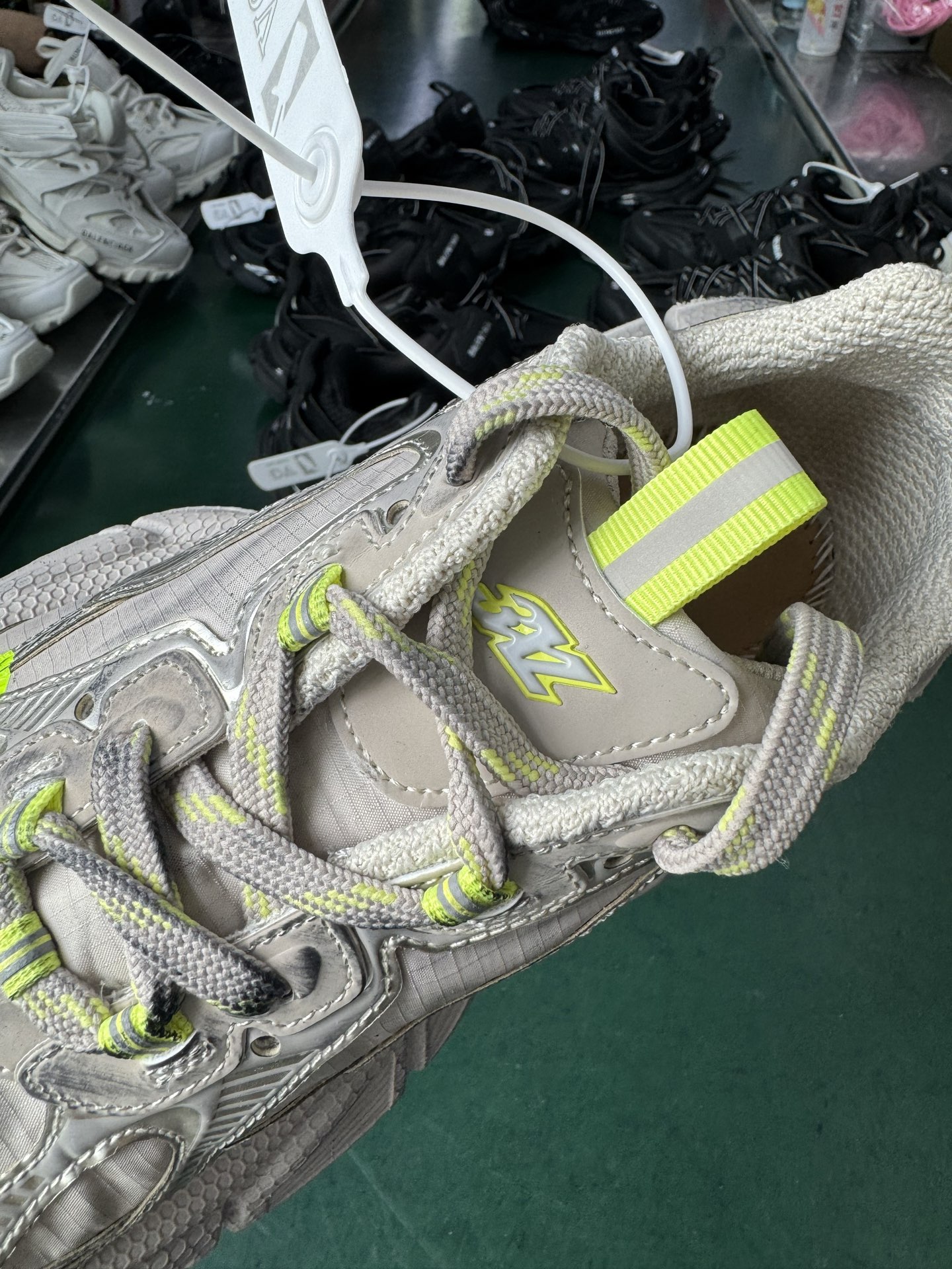 VG版本法国高端奢侈品牌-巴黎世家BALENCIAGA 3XL Sneakers 3低帮复古阔型底姥爹风潮流百搭休闲慢跑鞋-莆田鞋,莆田鞋货源,高仿鞋,高仿鞋货源,安福档口,莆田高仿鞋,莆田鞋批发,高仿鞋批发,莆田高仿运动鞋,高仿运动鞋,莆田运动鞋 VG版本法国高端奢侈品牌-巴黎世家BALENCIAGA 3XL Sneakers 3低帮复古阔型底姥爹风潮流百搭休闲慢跑鞋