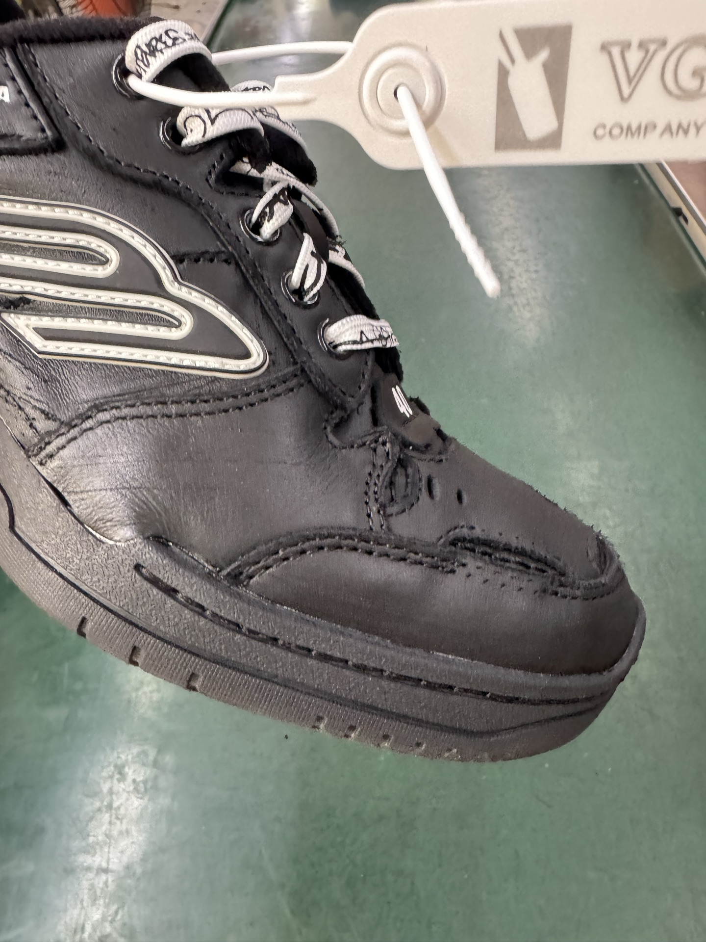 VG巴黎世家 18代黑色 Balenciaga Hamptons Worn-Out 板鞋-莆田鞋,莆田鞋货源,高仿鞋,高仿鞋货源,安福档口,莆田高仿鞋,莆田鞋批发,高仿鞋批发,莆田高仿运动鞋,高仿运动鞋,莆田运动鞋 VG巴黎世家 18代黑色 Balenciaga Hamptons Worn-Out 板鞋