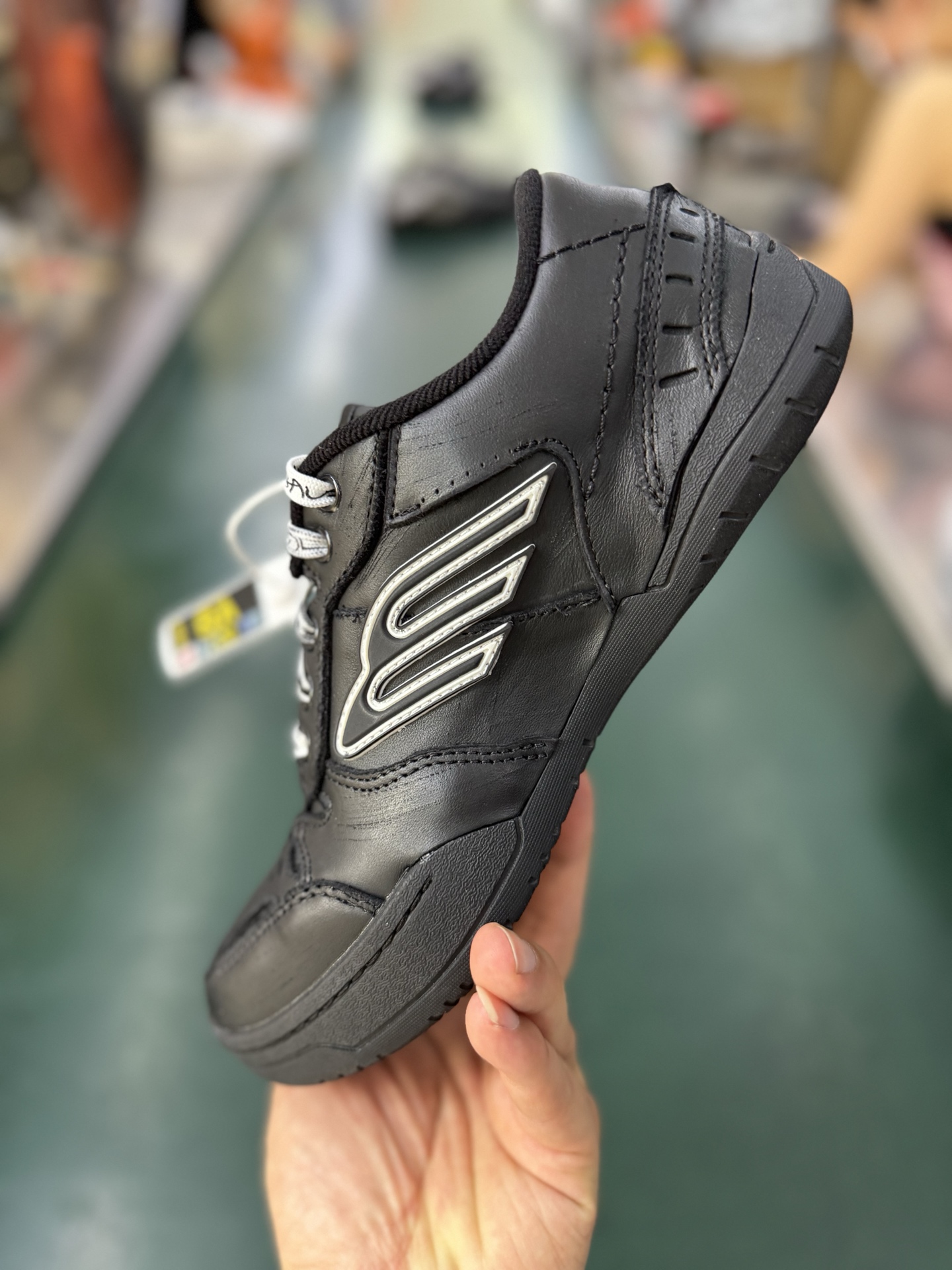 VG巴黎世家 18代黑色 Balenciaga Hamptons Worn-Out 板鞋-莆田鞋,莆田鞋货源,高仿鞋,高仿鞋货源,安福档口,莆田高仿鞋,莆田鞋批发,高仿鞋批发,莆田高仿运动鞋,高仿运动鞋,莆田运动鞋 VG巴黎世家 18代黑色 Balenciaga Hamptons Worn-Out 板鞋