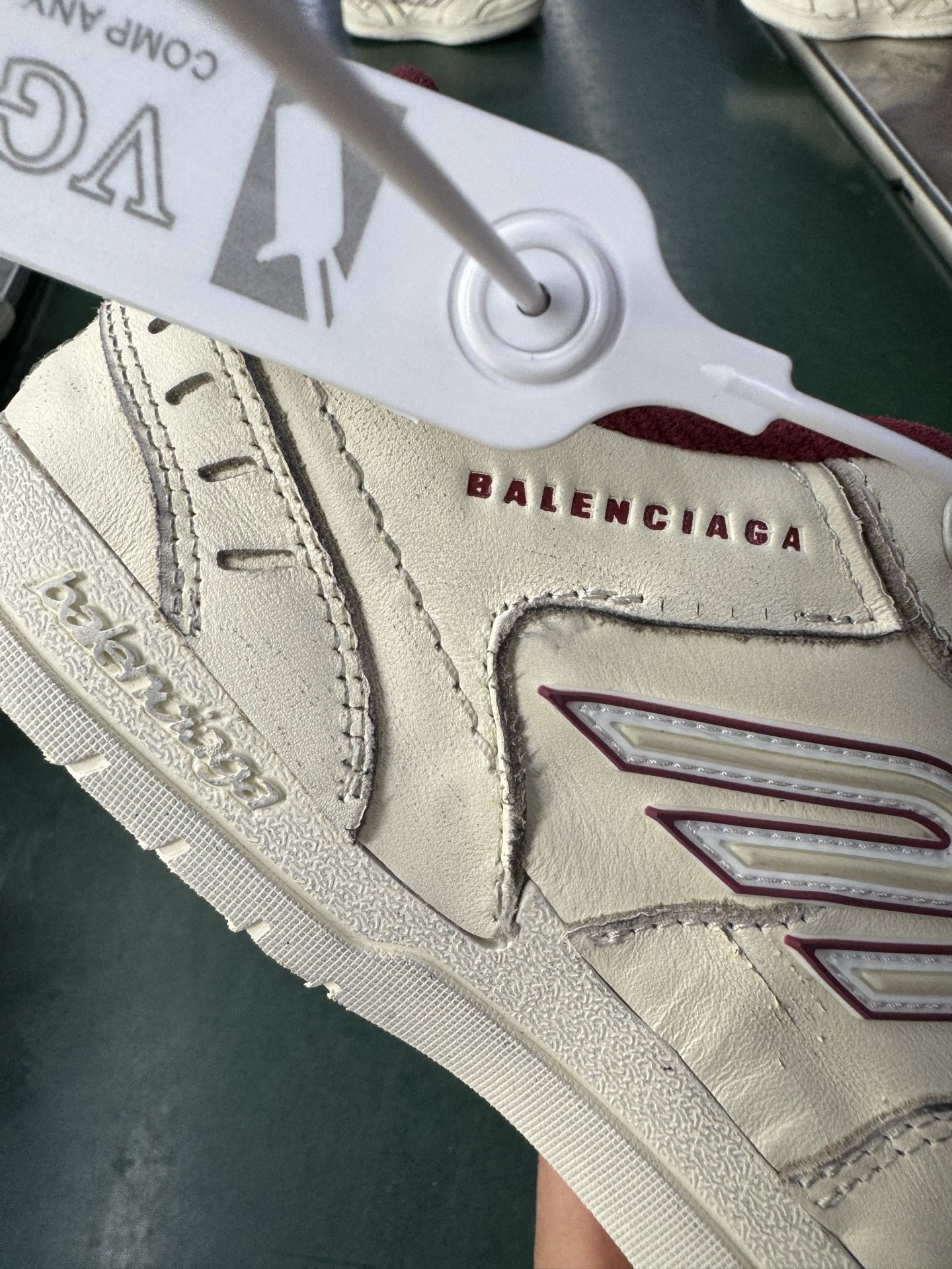 VG Balenciaga巴黎世家 HAMPTONS WORN-OUT 圆头系带 低帮 生活休闲鞋 男女款 米色 VG版本巴黎世家板鞋